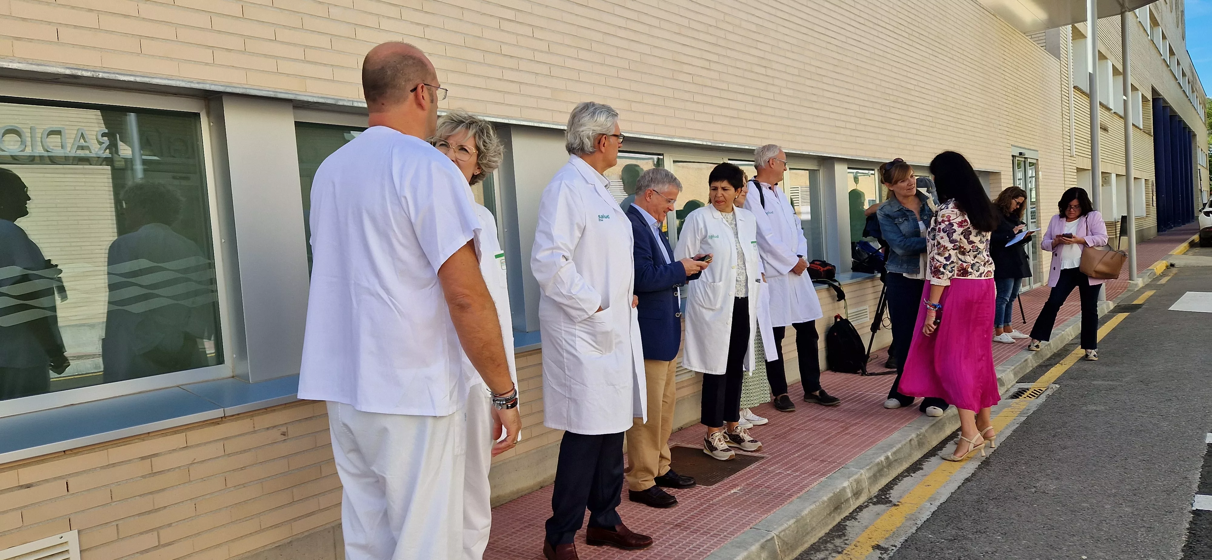 Visita de Bancalero para anunciar la ampliación del servicio de Radioterapia. Foto Myriam Martínez