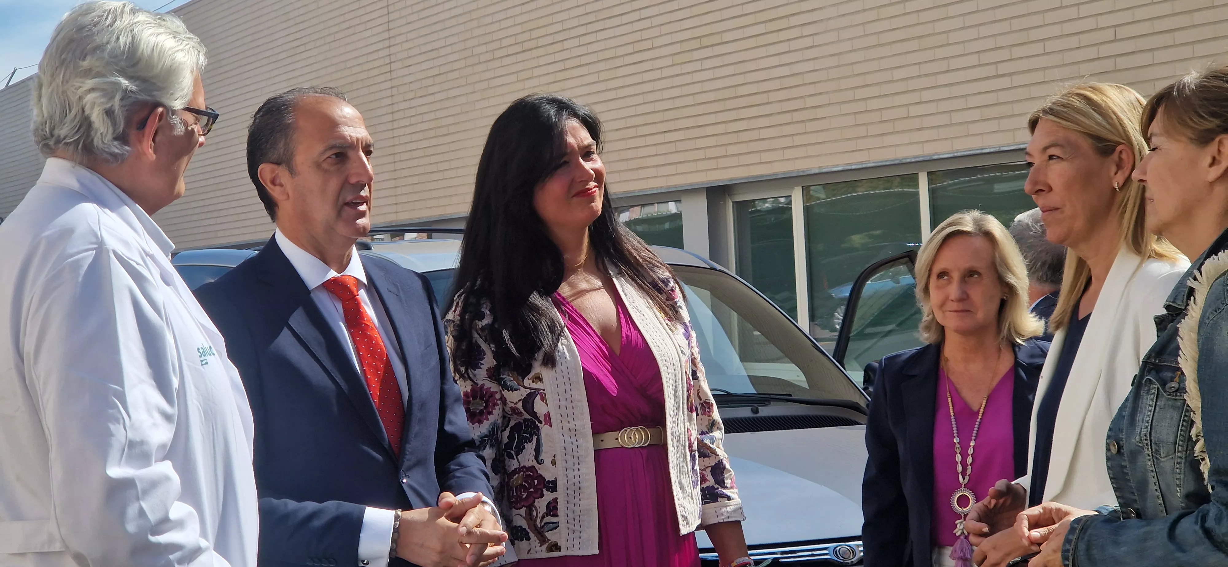 Visita de Bancalero para anunciar la ampliación del servicio de Radioterapia. Foto Myriam Martínez 