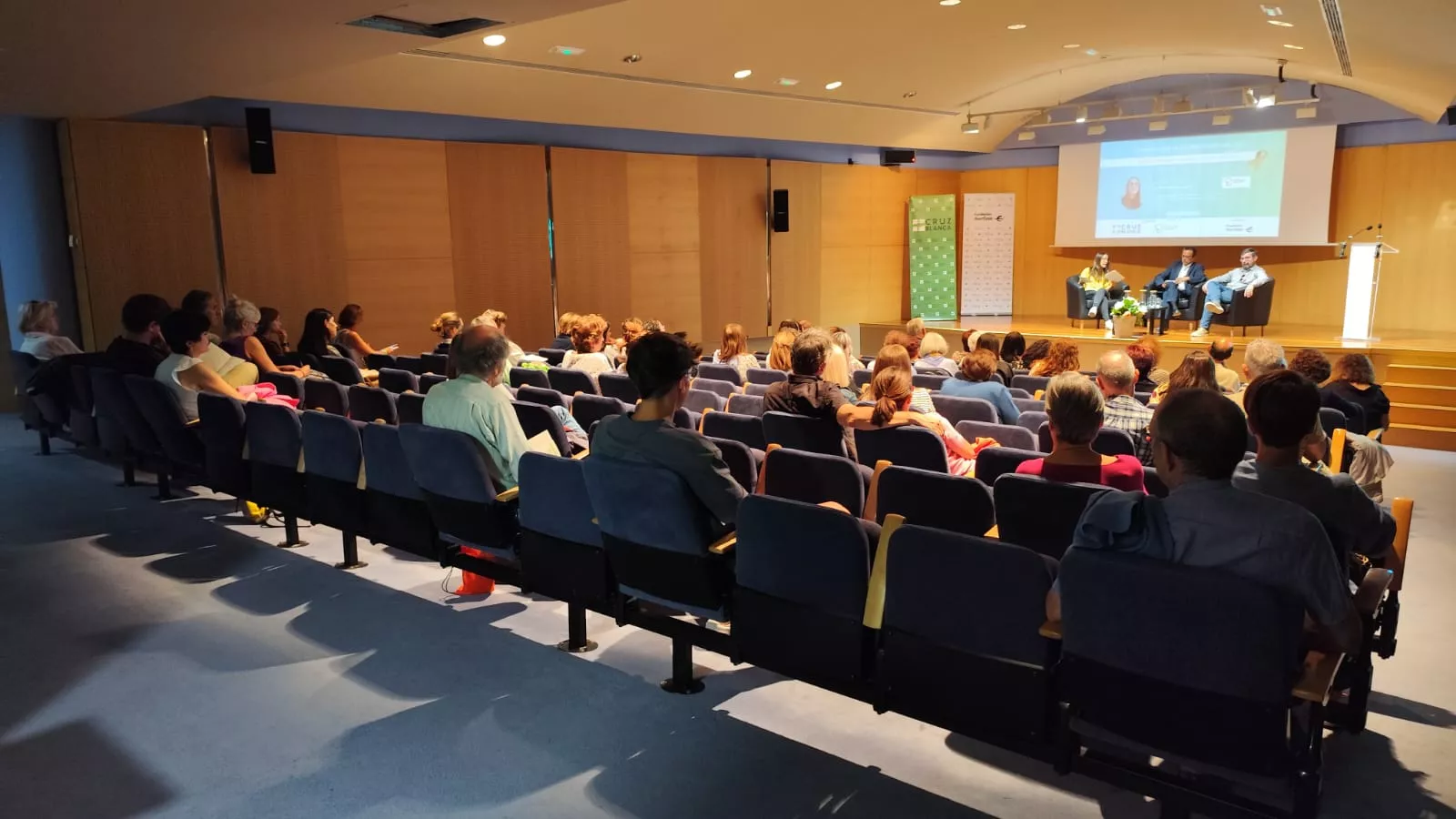 Jornada sobre el suicidio organizada por el Centro de Escucha de Cruz Blanca. 