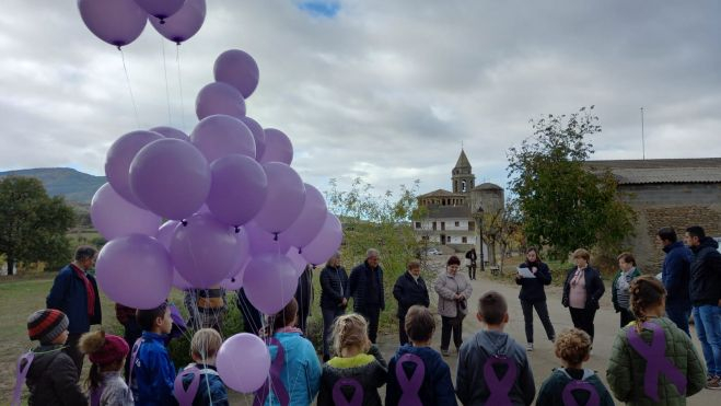Acto celebrado en Lascuarre por el 25N Acto celebrado en Lascuarre por el 25N
