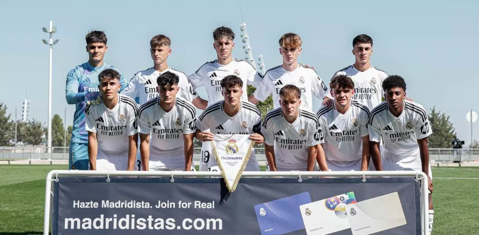 Roberto Martín, en el once del Real Madrid ante el Stuttgart.