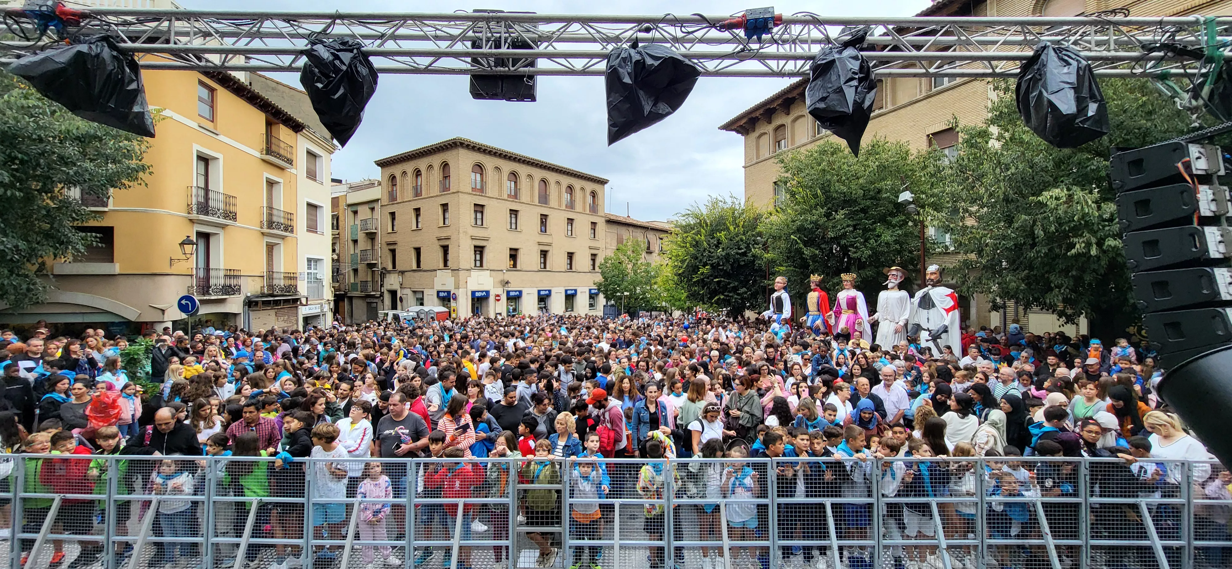 Codetazo infantil con el que Monzón ha iniciado las fiestas de San Mateo 2024. Foto Mercedes Manterola
