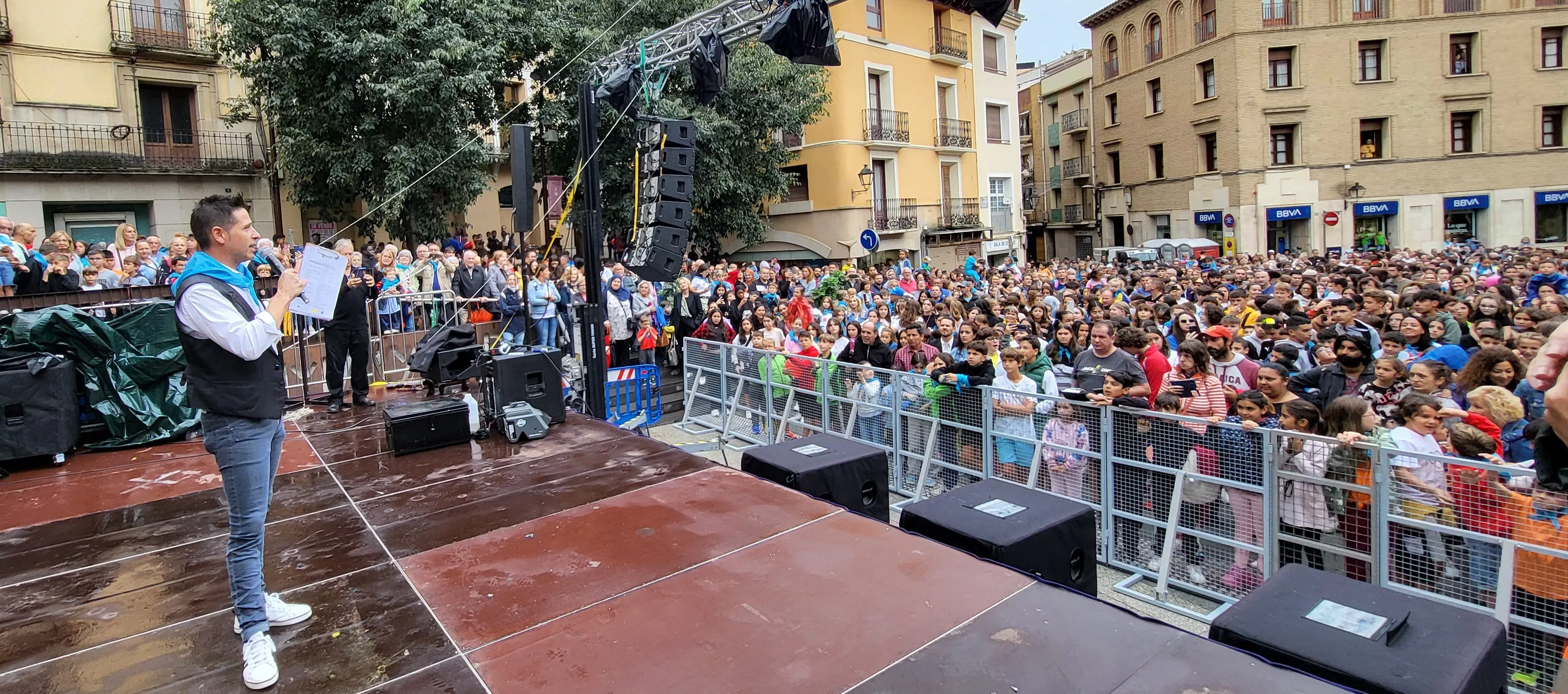 Codetazo infantil con el que Monzón ha iniciado las fiestas de San Mateo 2024. Foto Mercedes Manterola