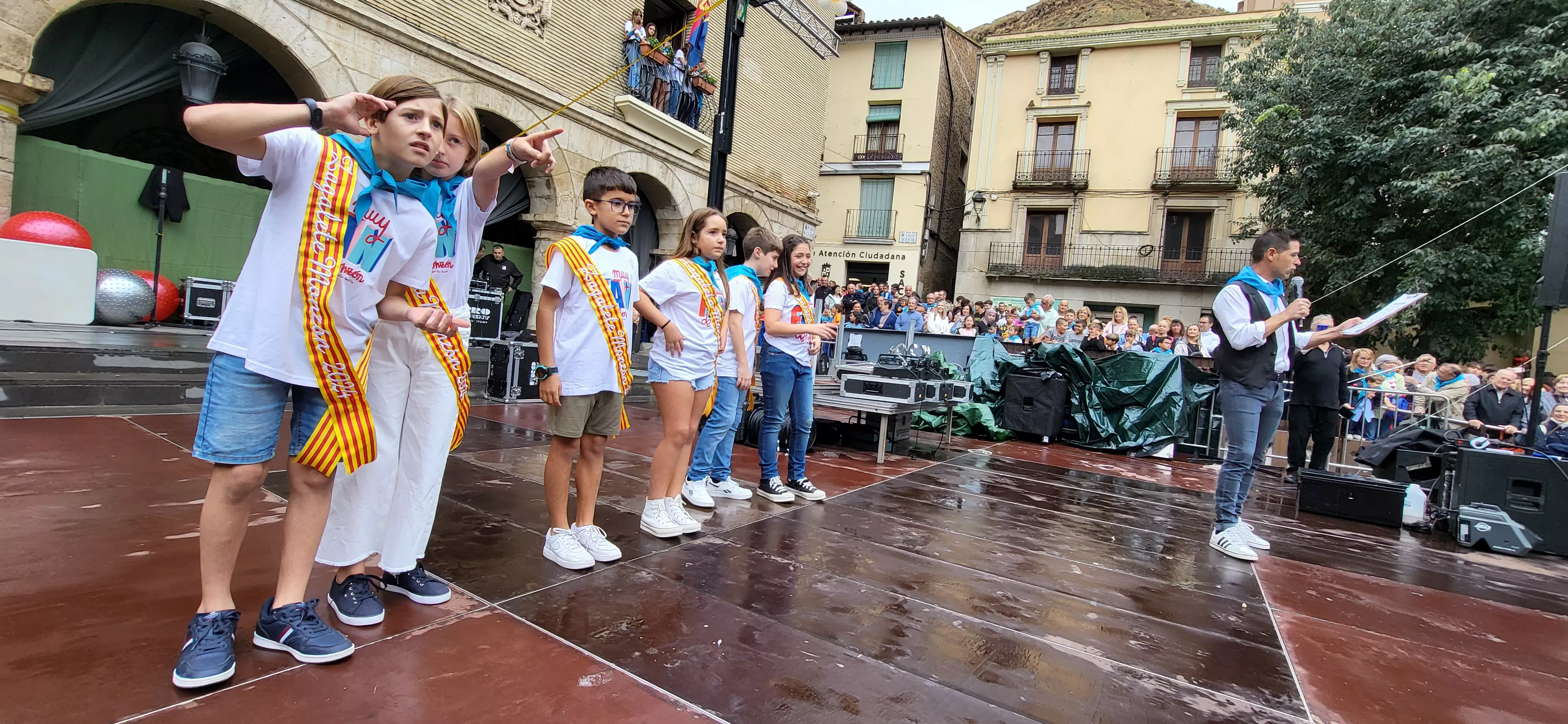 Codetazo infantil con el que Monzón ha iniciado las fiestas de San Mateo 2024. Foto Mercedes Manterola