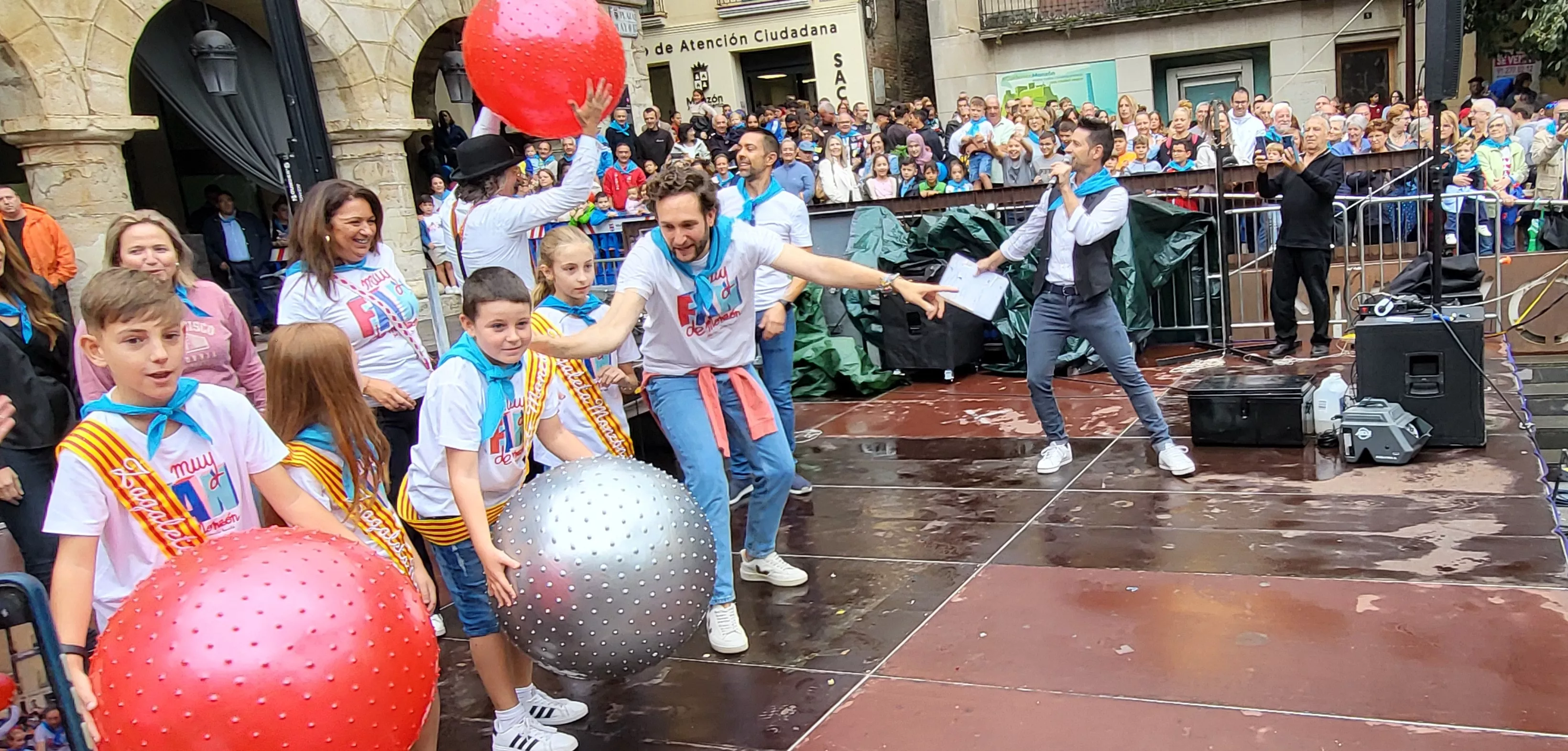 Codetazo infantil con el que Monzón ha iniciado las fiestas de San Mateo 2024. Foto Mercedes Manterola