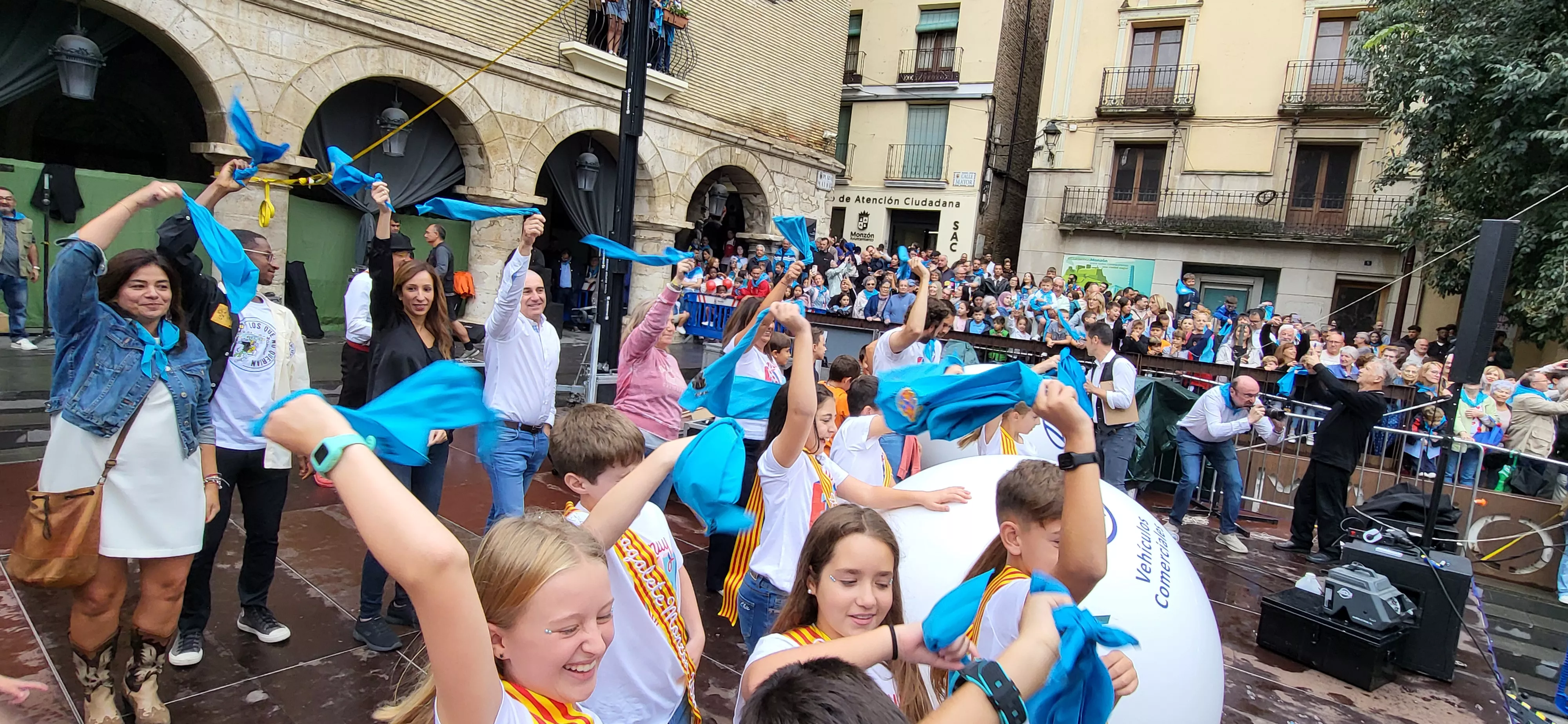 Codetazo infantil con el que Monzón ha iniciado las fiestas de San Mateo 2024. Foto Mercedes Manterola