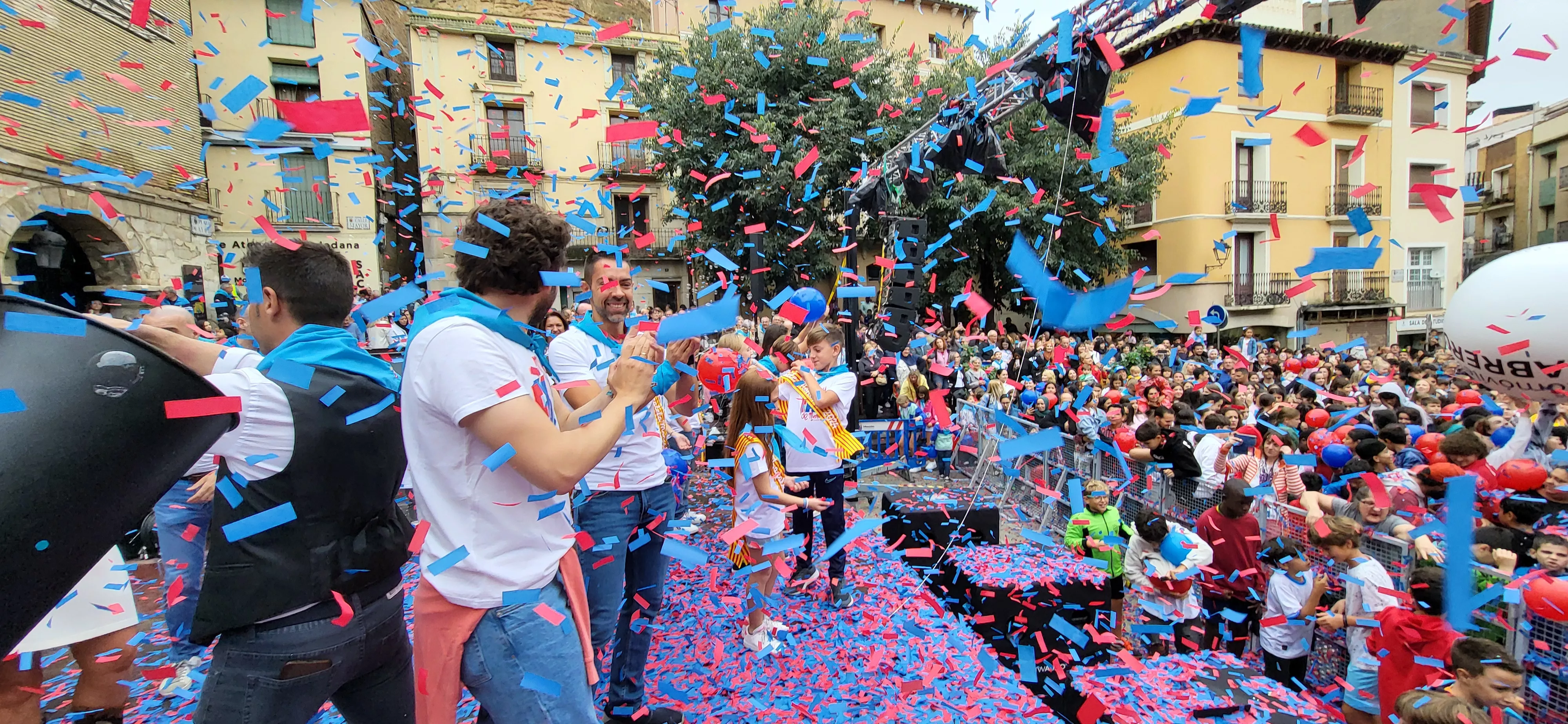 Codetazo infantil con el que Monzón ha iniciado las fiestas de San Mateo 2024. Foto Mercedes Manterola