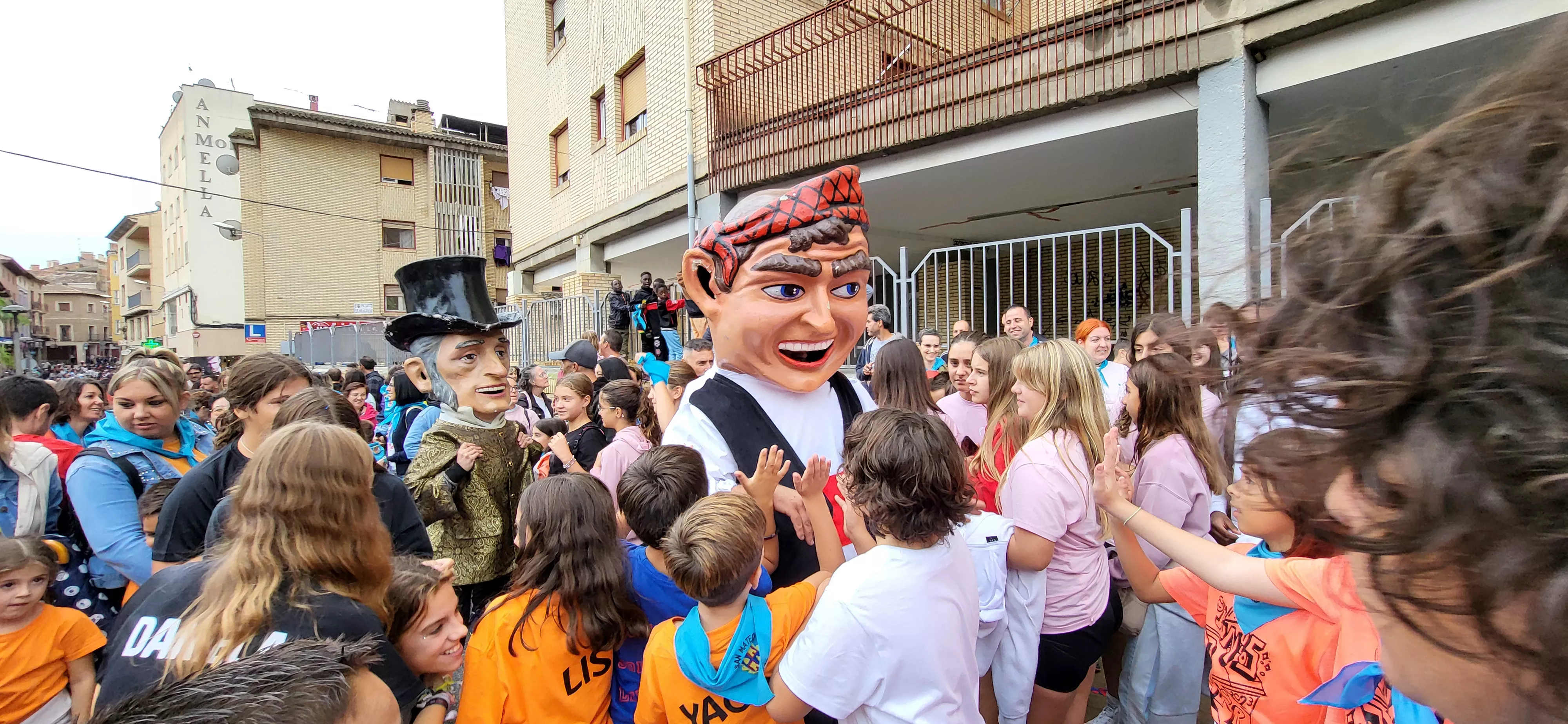 Codetazo infantil con el que Monzón ha iniciado las fiestas de San Mateo 2024. Foto Mercedes Manterola