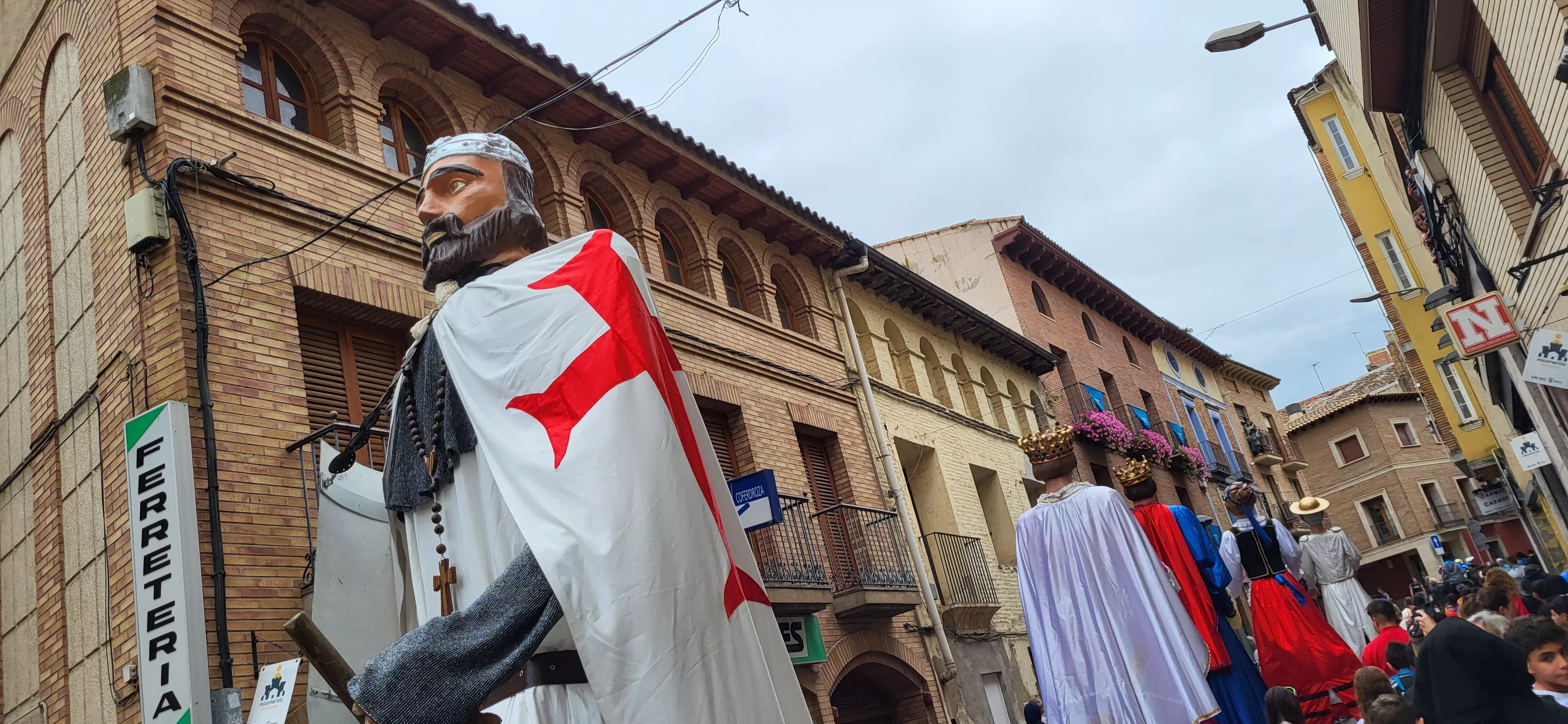 Codetazo infantil con el que Monzón ha iniciado las fiestas de San Mateo 2024. Foto Mercedes Manterola