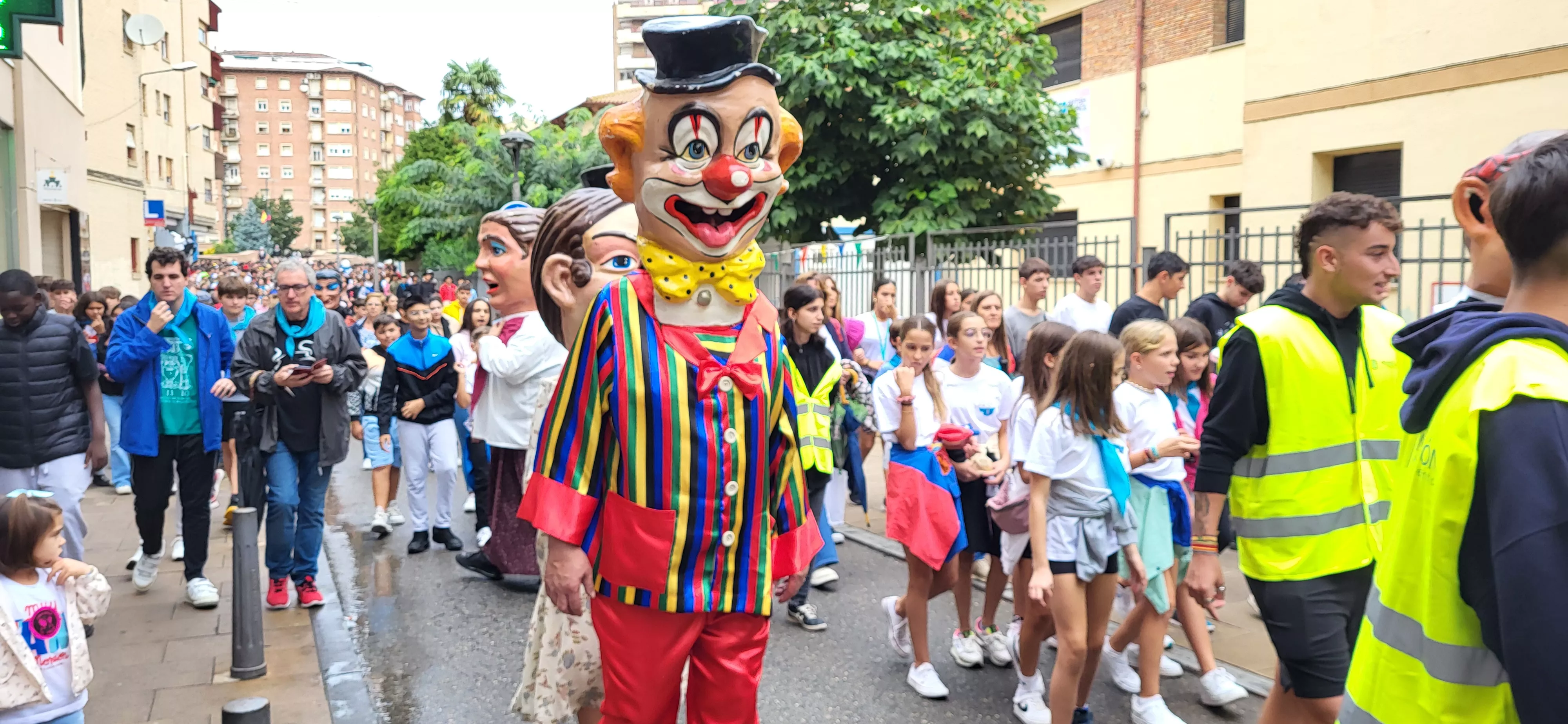 Codetazo infantil con el que Monzón ha iniciado las fiestas de San Mateo 2024. Foto Mercedes Manterola