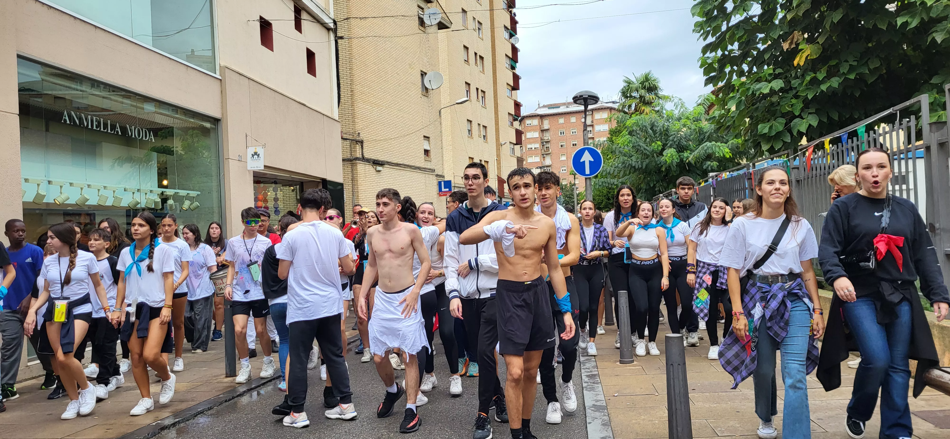 Codetazo infantil con el que Monzón ha iniciado las fiestas de San Mateo 2024. Foto Mercedes Manterola