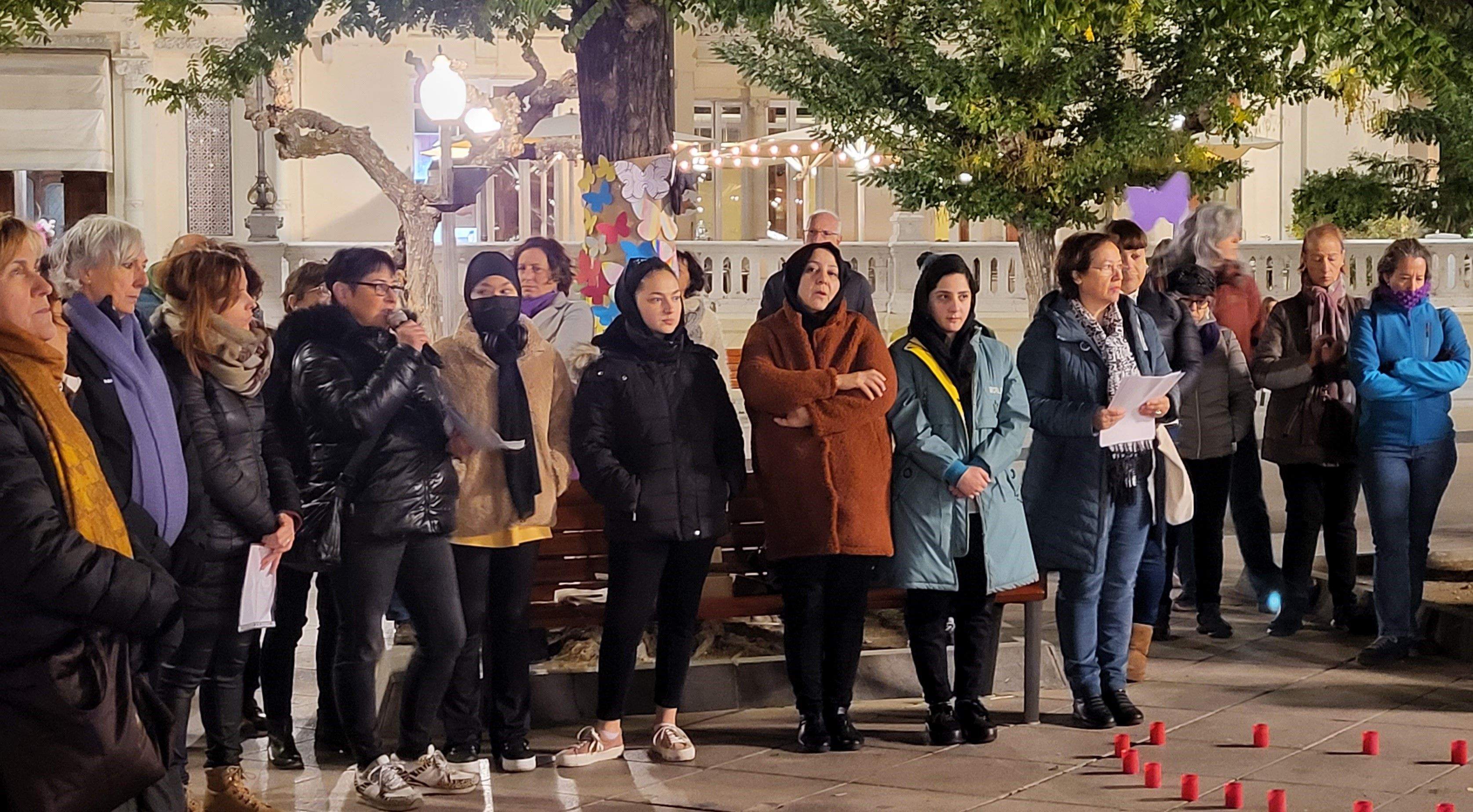 Concentración por el fin de la violencia contra las mujeres en Huesca