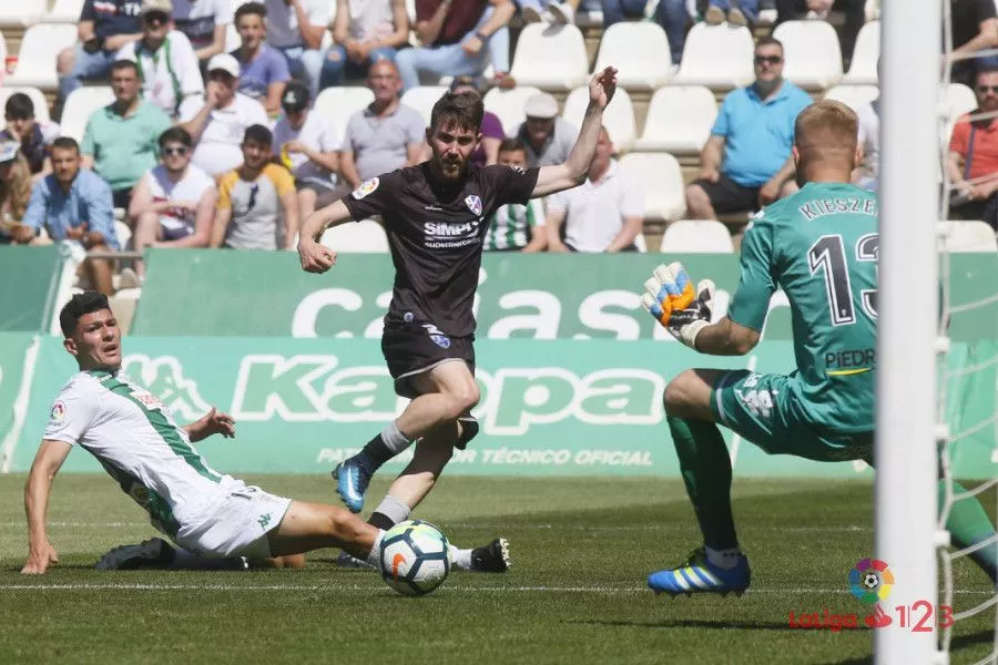 Moi Gómez, en un partido con el Huesca en Córdoba. Foto: LaLiga