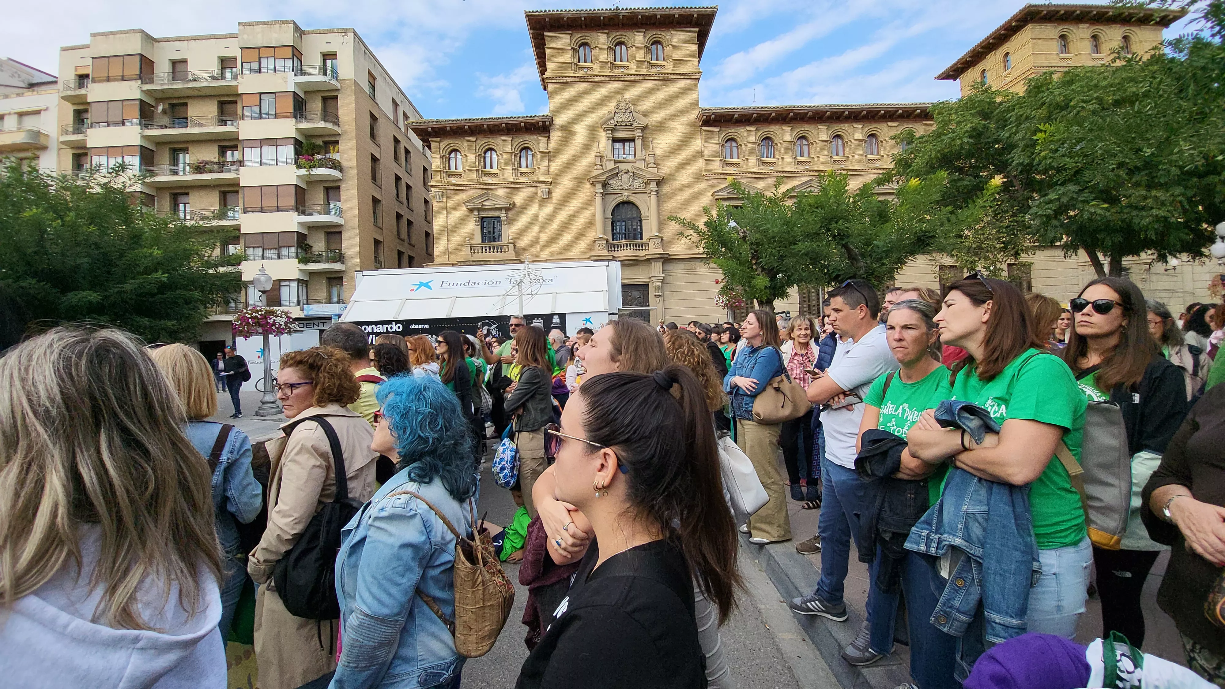 Concentración en Huesca en defensa de la escuela pública. Foto Mercedes Manterola