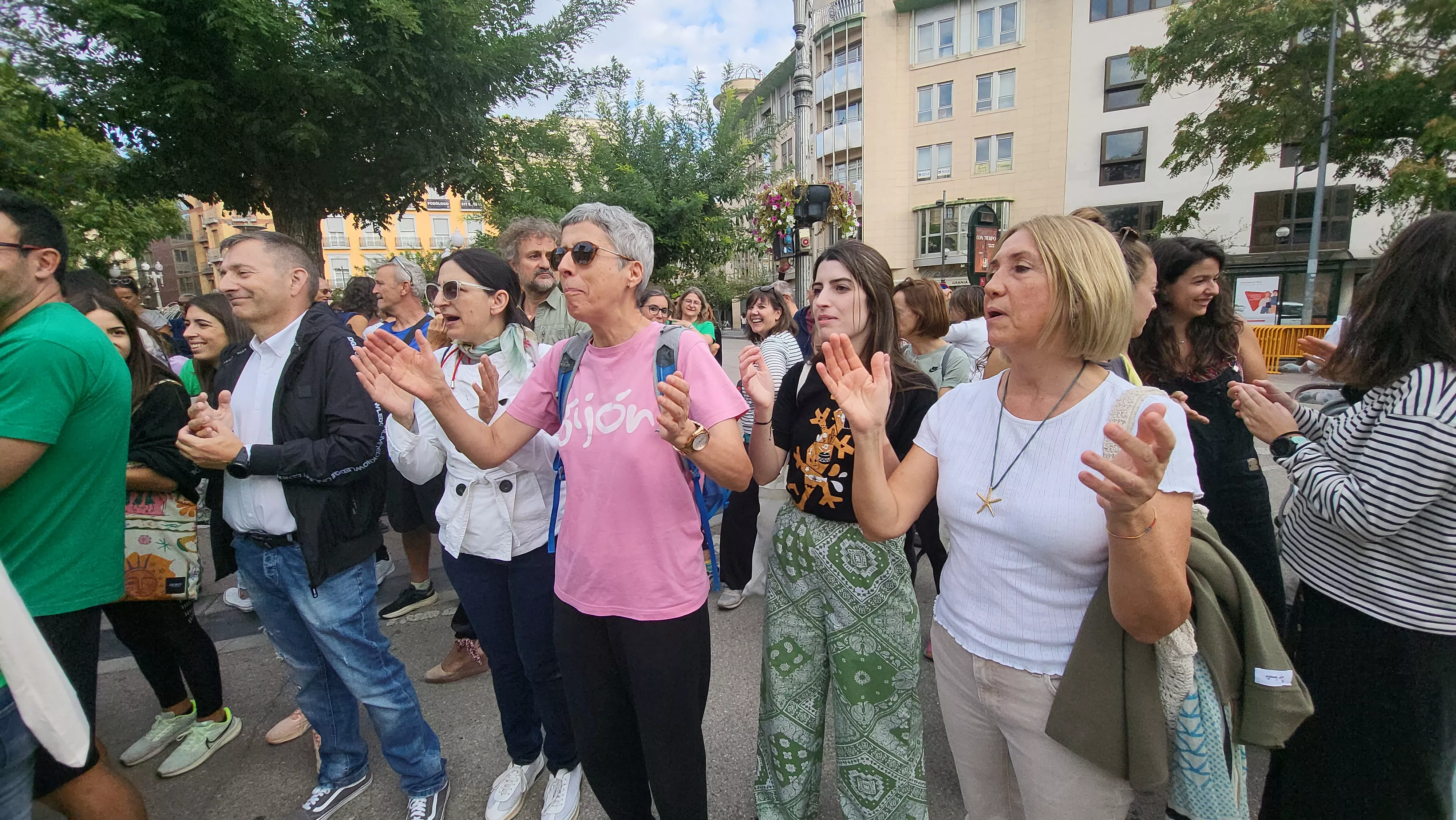 Concentración en Huesca en defensa de la escuela pública. Foto Mercedes Manterola