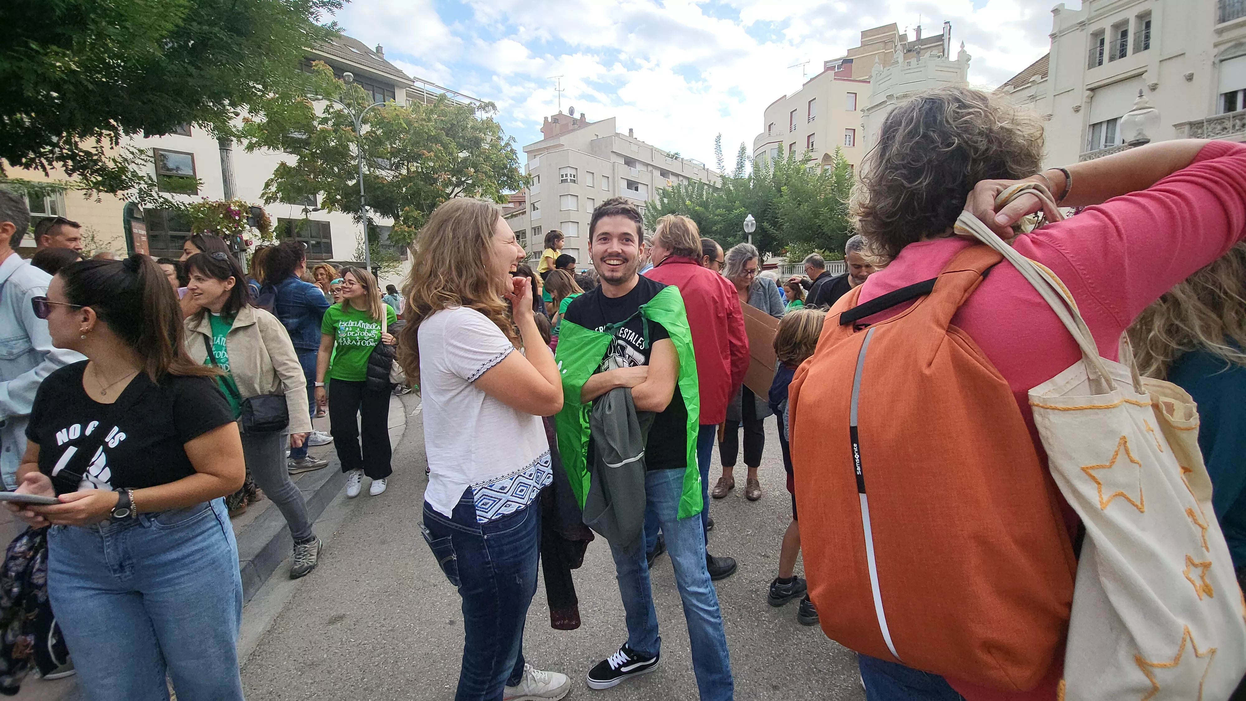 Concentración en Huesca en defensa de la escuela pública. Foto Mercedes Manterola