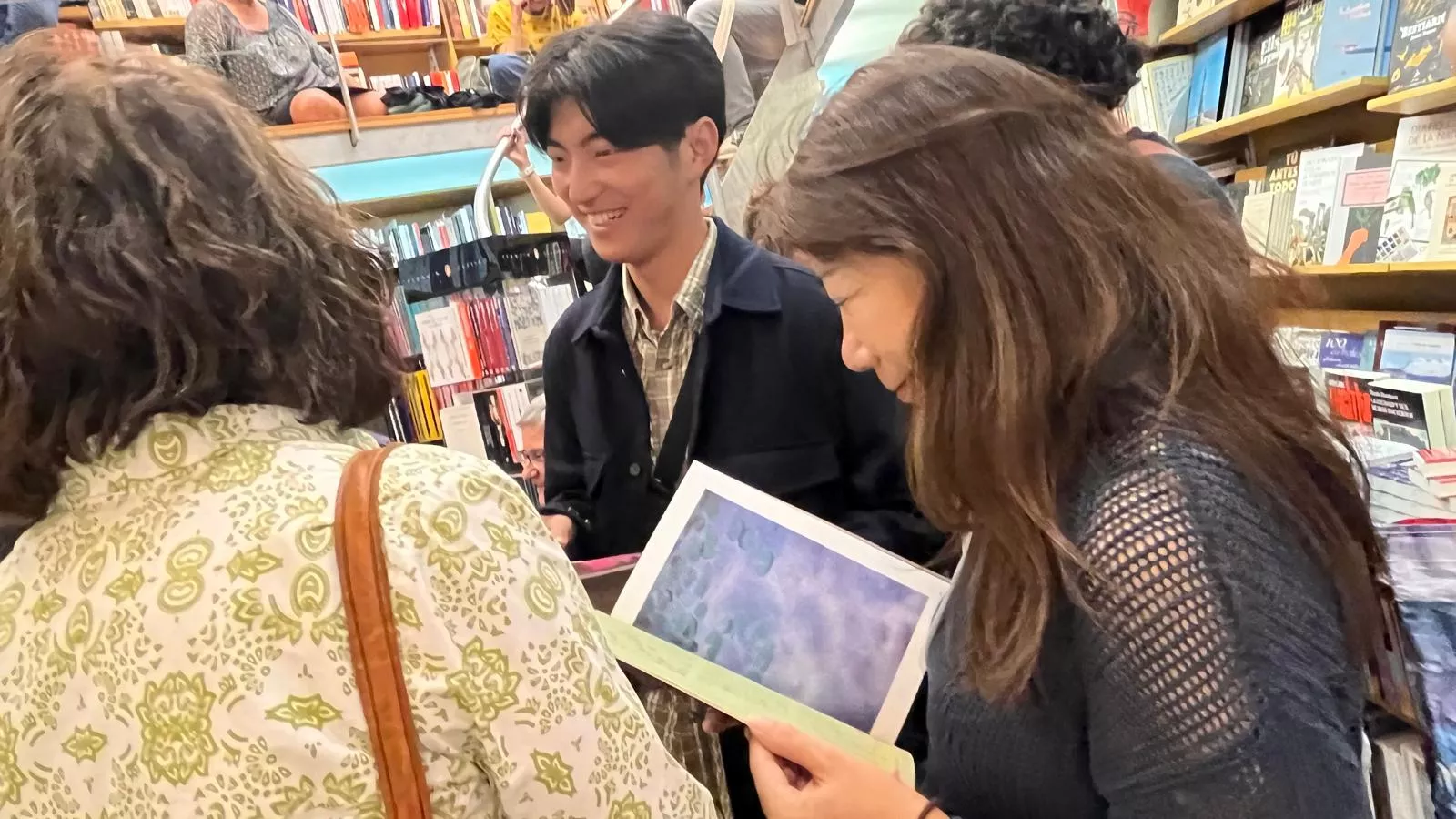 Presentación del libro No de Isidro Ferrer en la librería Anónima. Foto Mercedes Manterola