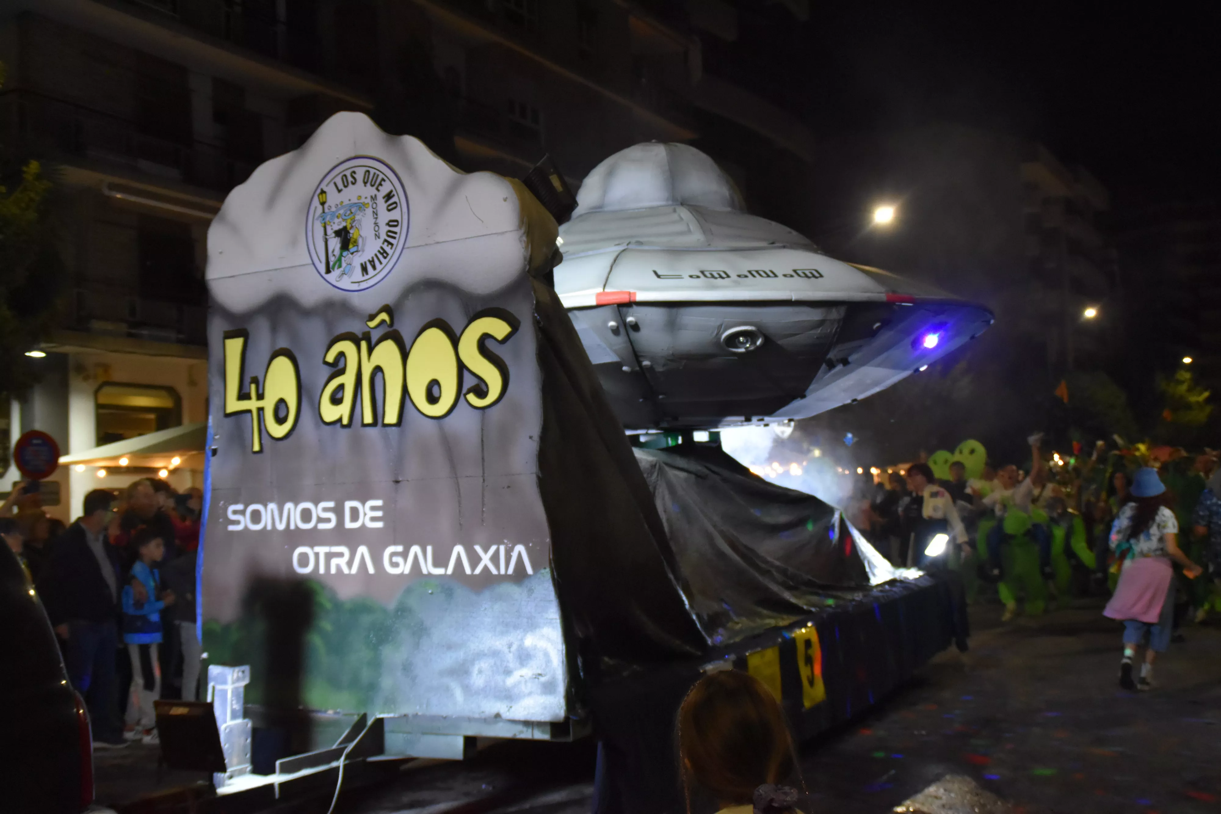 Concurso de carrozas en la primera jornada de las fiestas de Monzón.