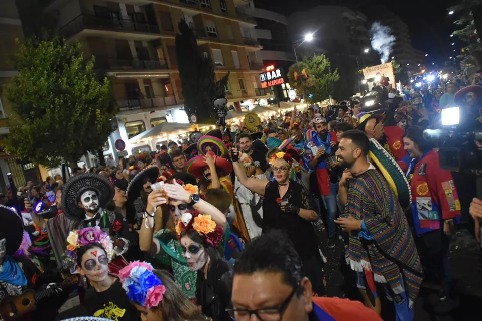 Concurso de carrozas en la primera jornada de las fiestas de Monzón.