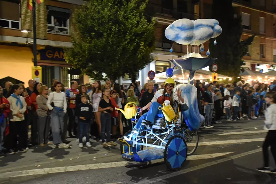Concurso de carrozas en la primera jornada de las fiestas de Monzón.