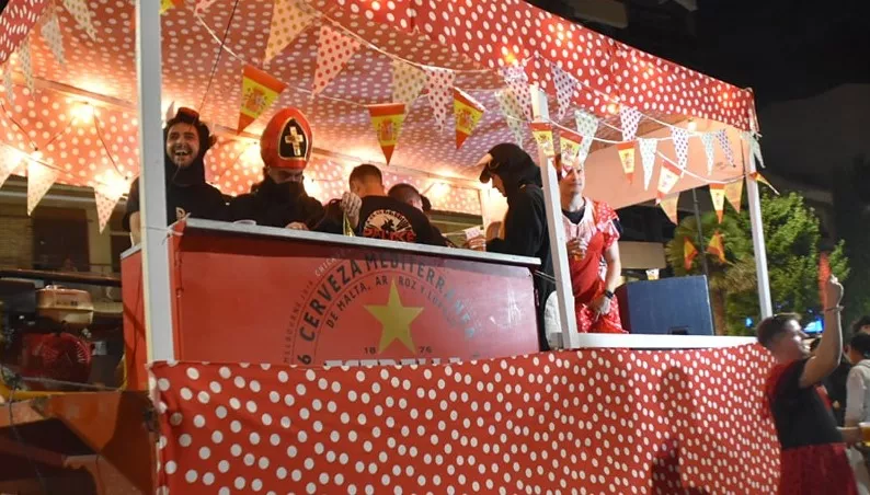 Concurso de carrozas en la primera jornada de las fiestas de Monzón.