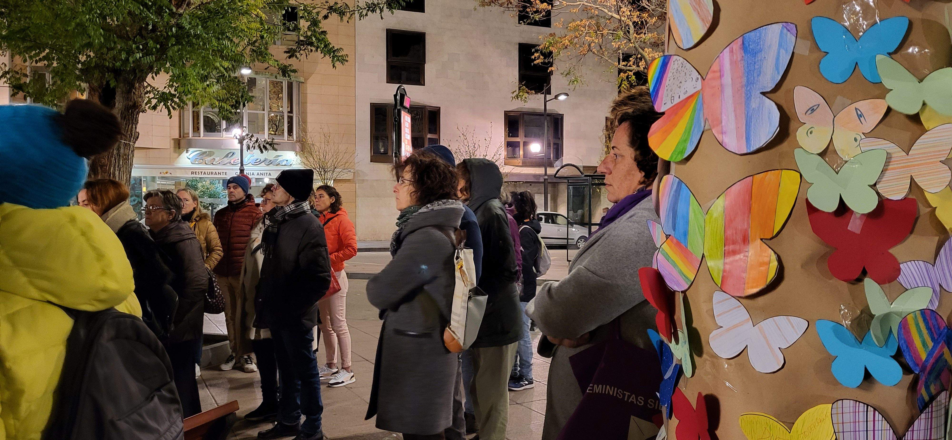 Concentración por el fin de la violencia contra las mujeres en Huesca