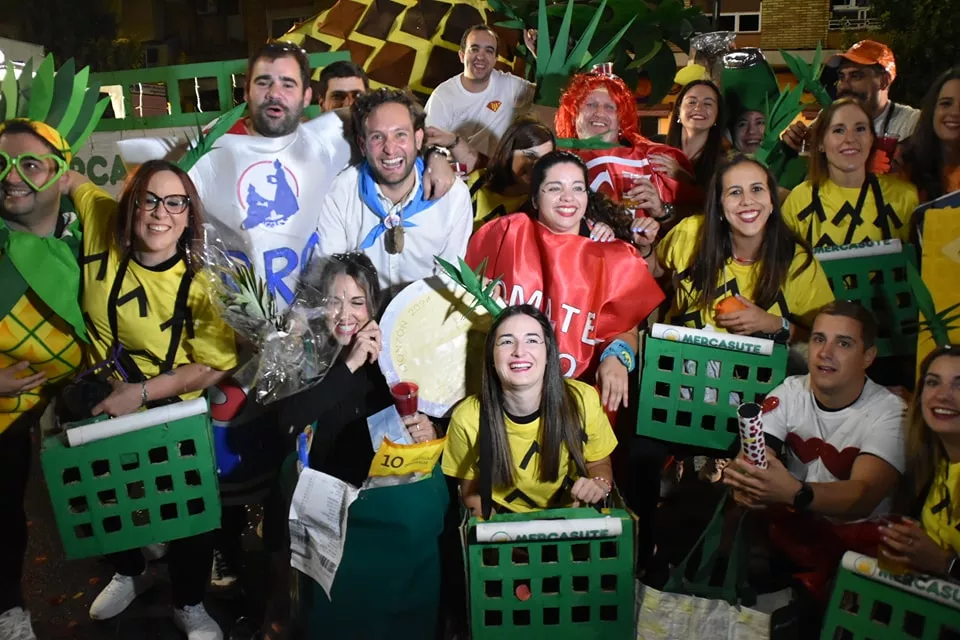 Concurso de carrozas en la primera jornada de las fiestas de Monzón.