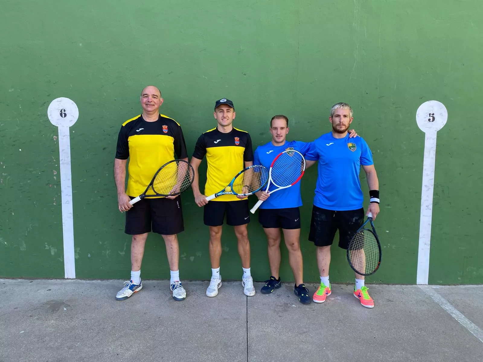 Navarro-Bernal arrancaron un punto.