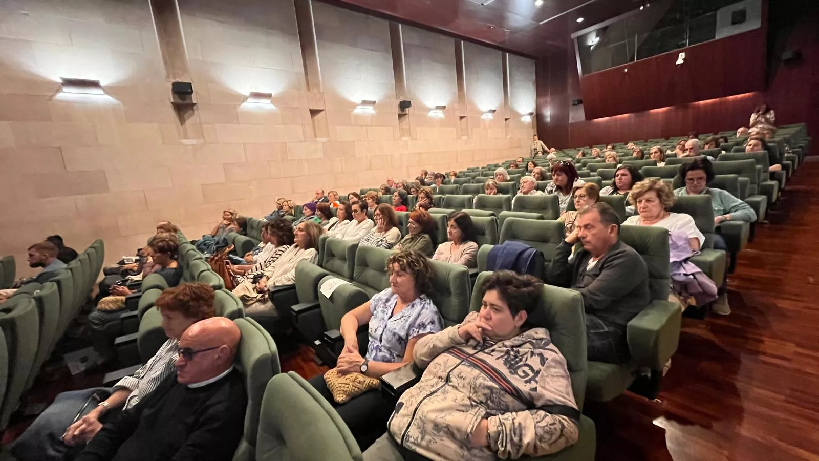 Participación de Alzhéimer Huesca en la Muestra de Cine Realizado por Mujeres. Foto Mercedes Manterola