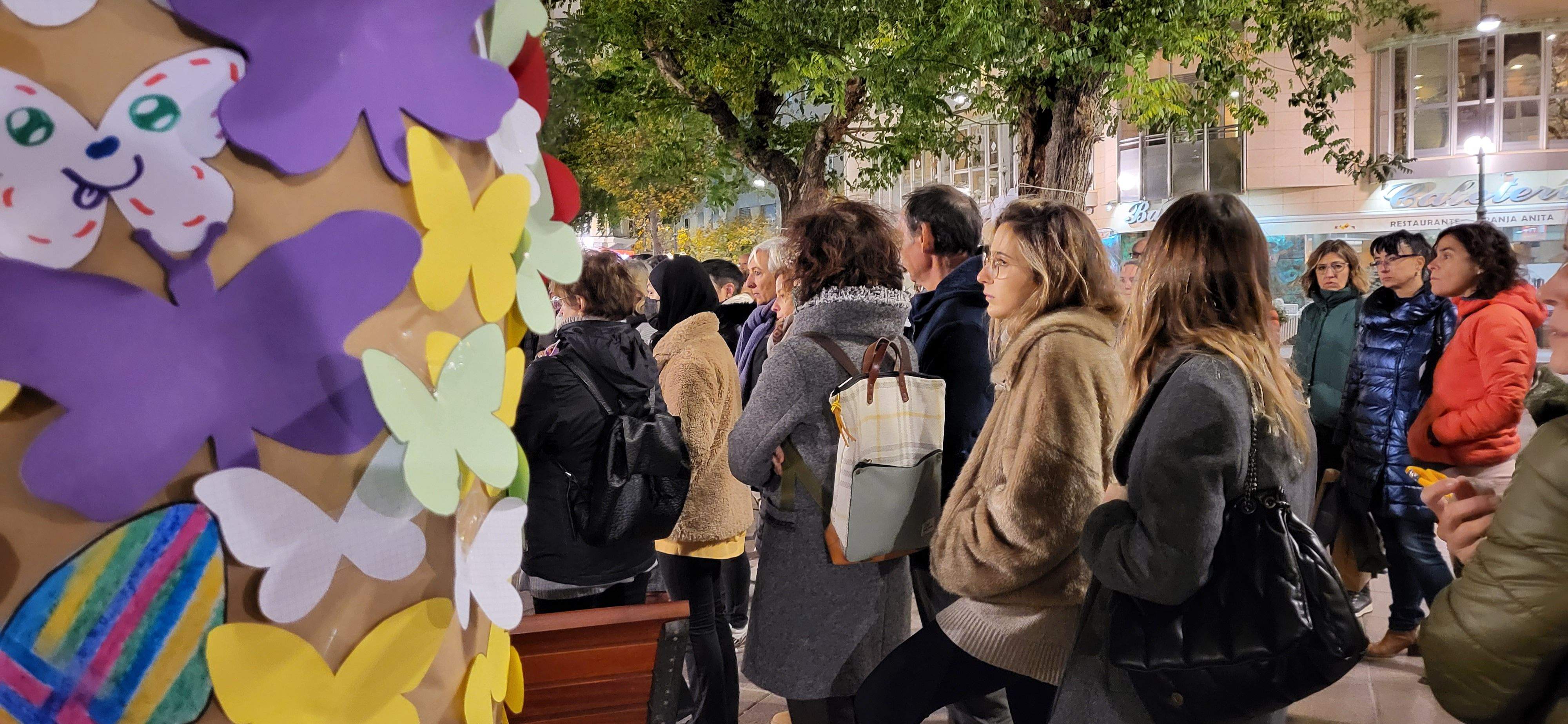 Concentración por el fin de la violencia contra las mujeres en Huesca