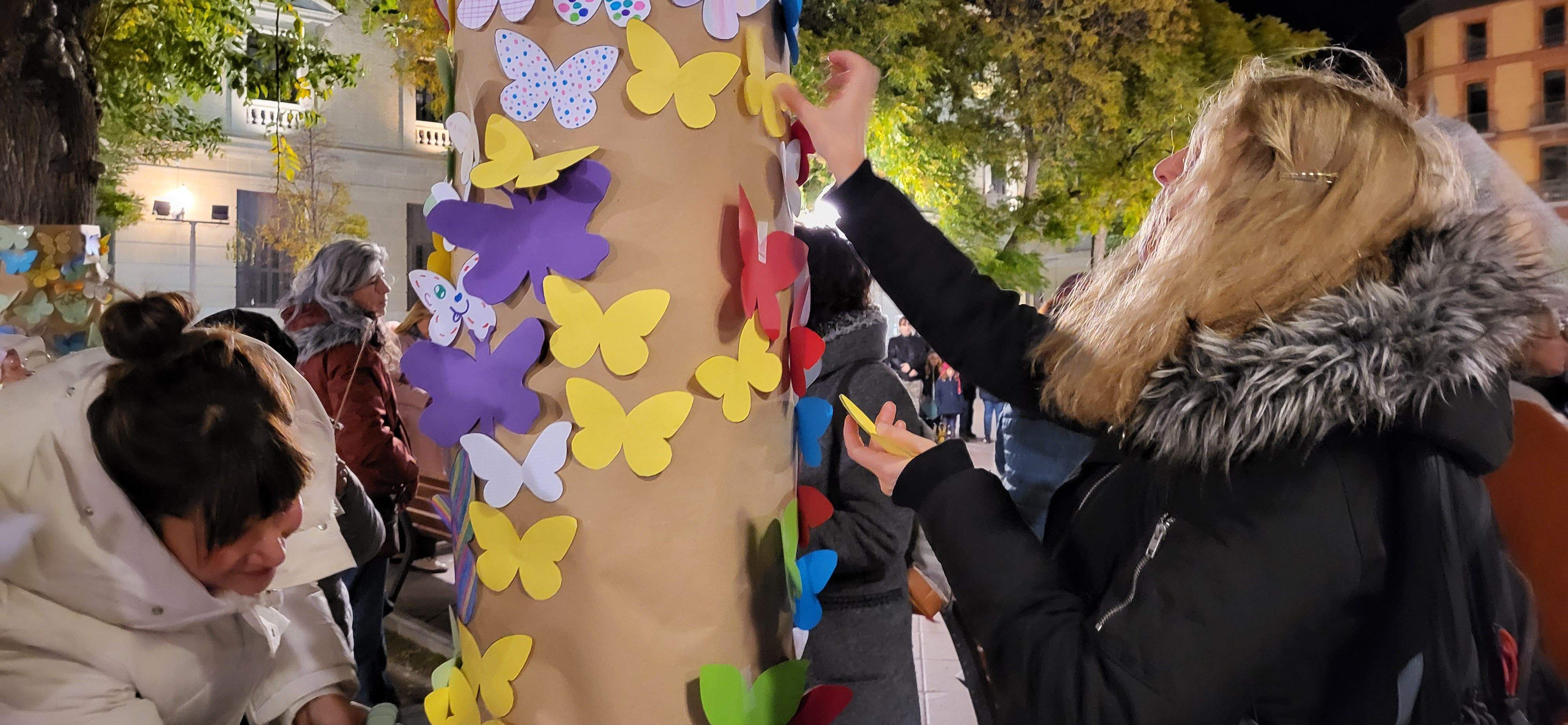 Concentración por el fin de la violencia contra las mujeres en Huesca