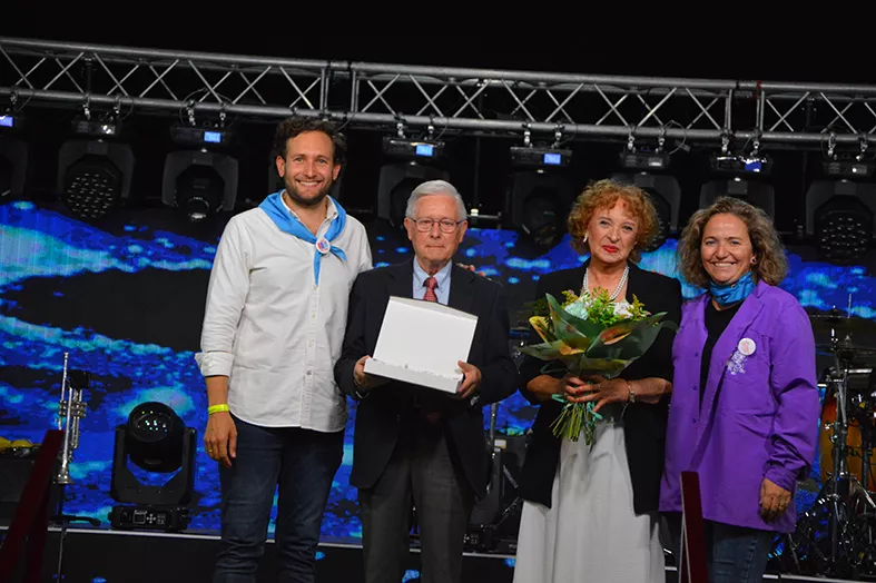 Homenaje de Monzón a sus Mayores.