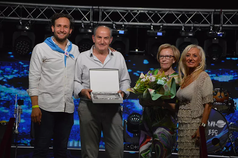 Homenaje de Monzón a sus Mayores.