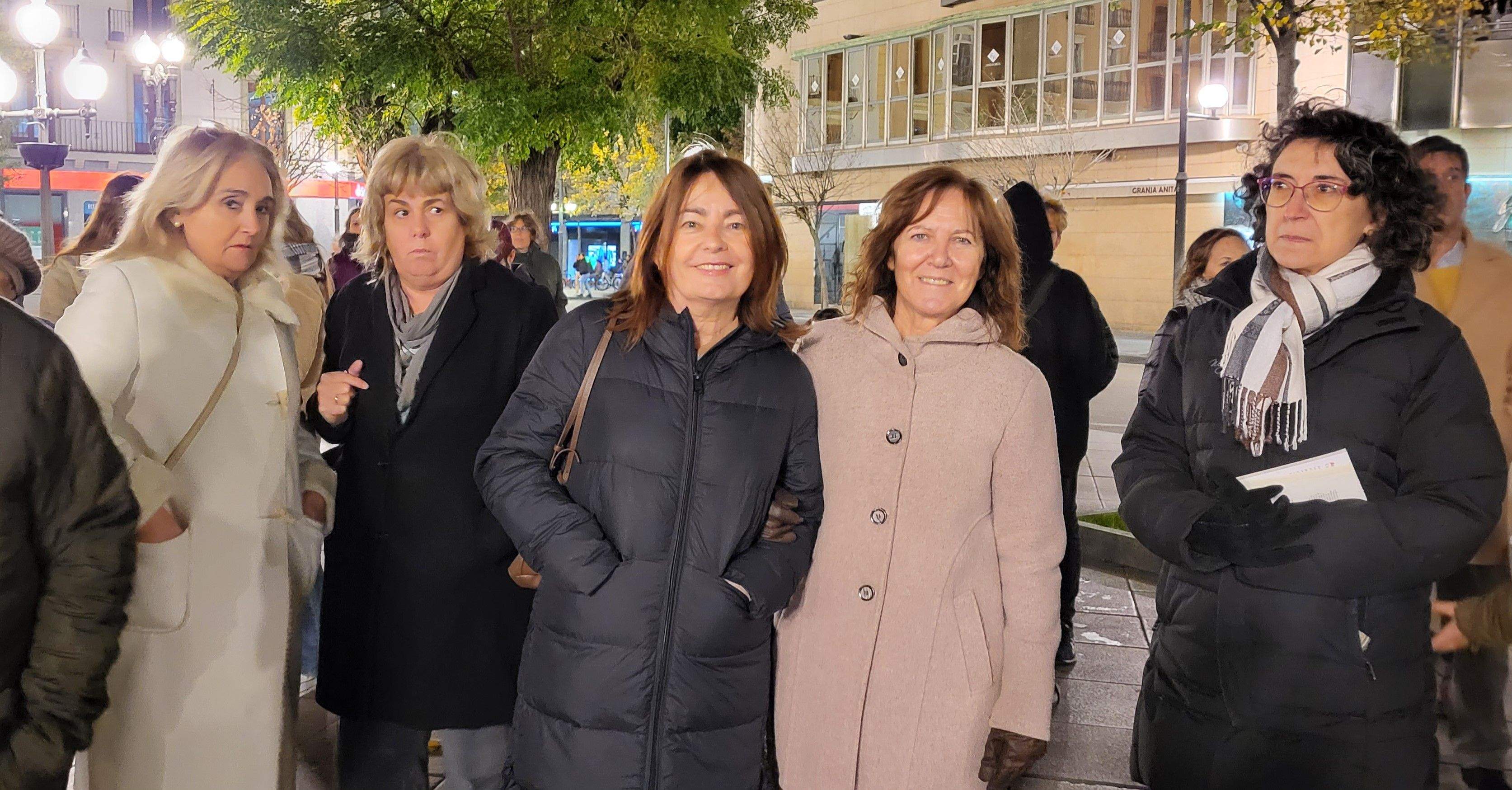 Concentración por el fin de la violencia contra las mujeres en Huesca