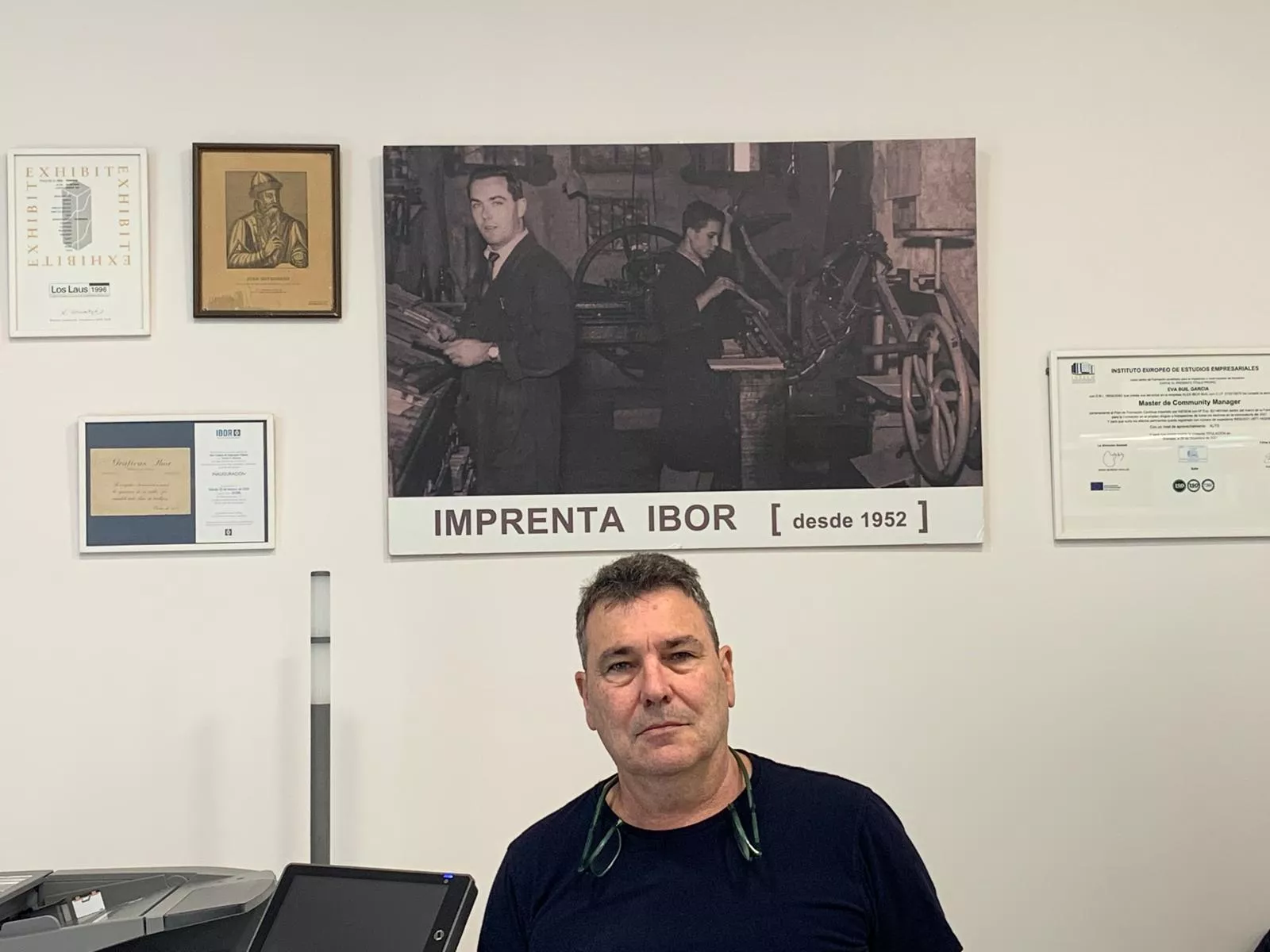 Vicente Ibor, propietario de Imprenta Ibor y de la colección.