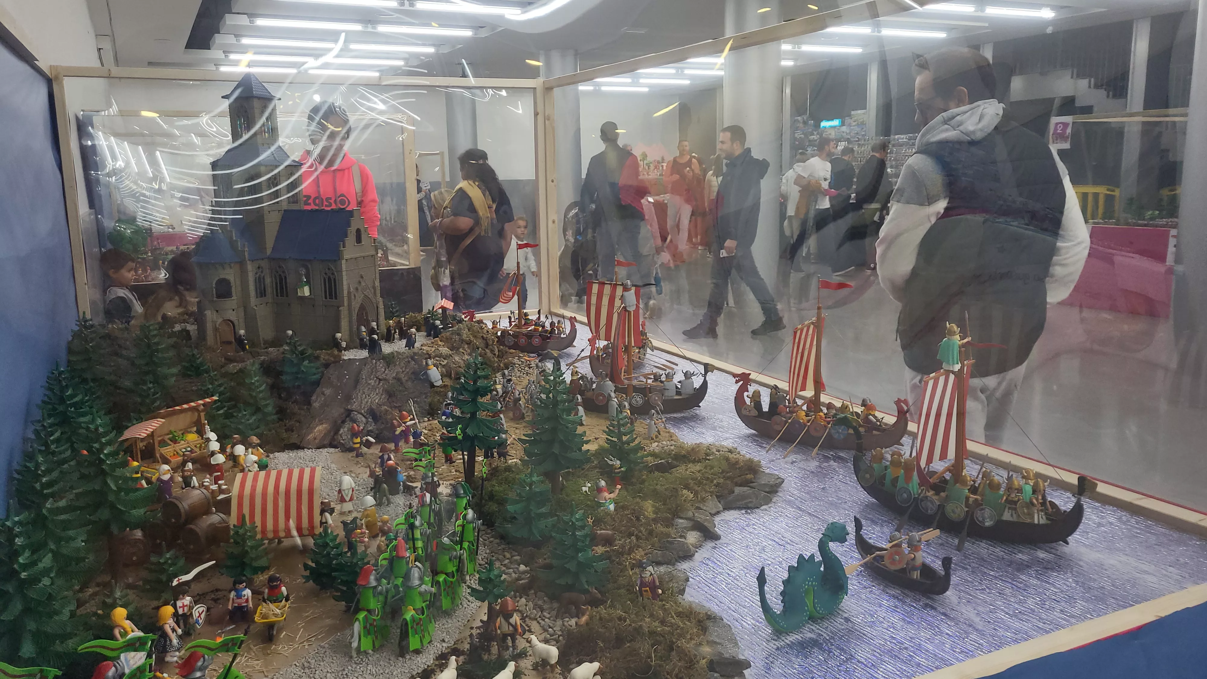 Exposición solidaria Playmobil en Huesca por la investigación del cáncer infantil. Foto Mercedes Manterola