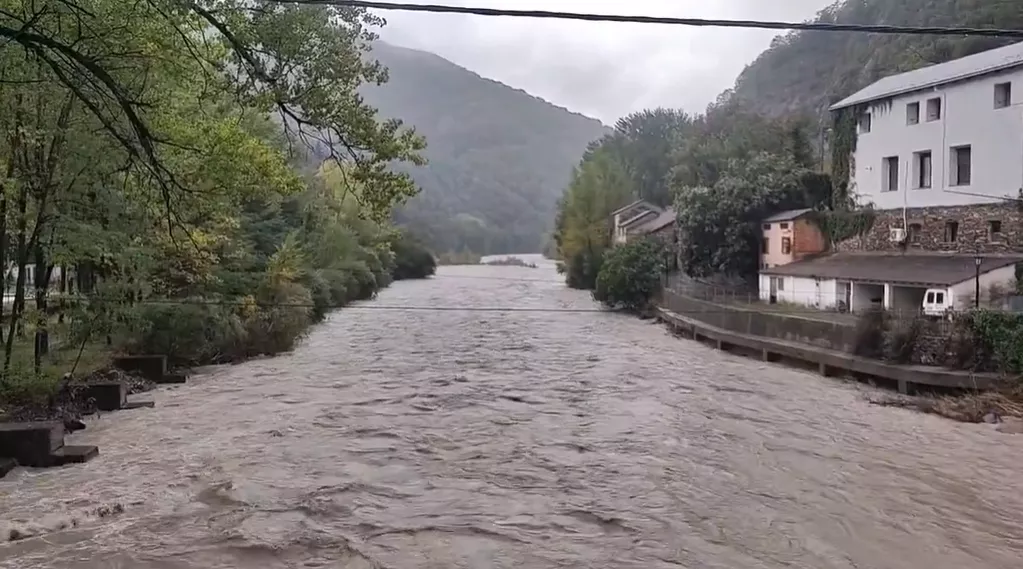 Alerta por crecidas en los ríos ante la previsión de lluvias intensas.