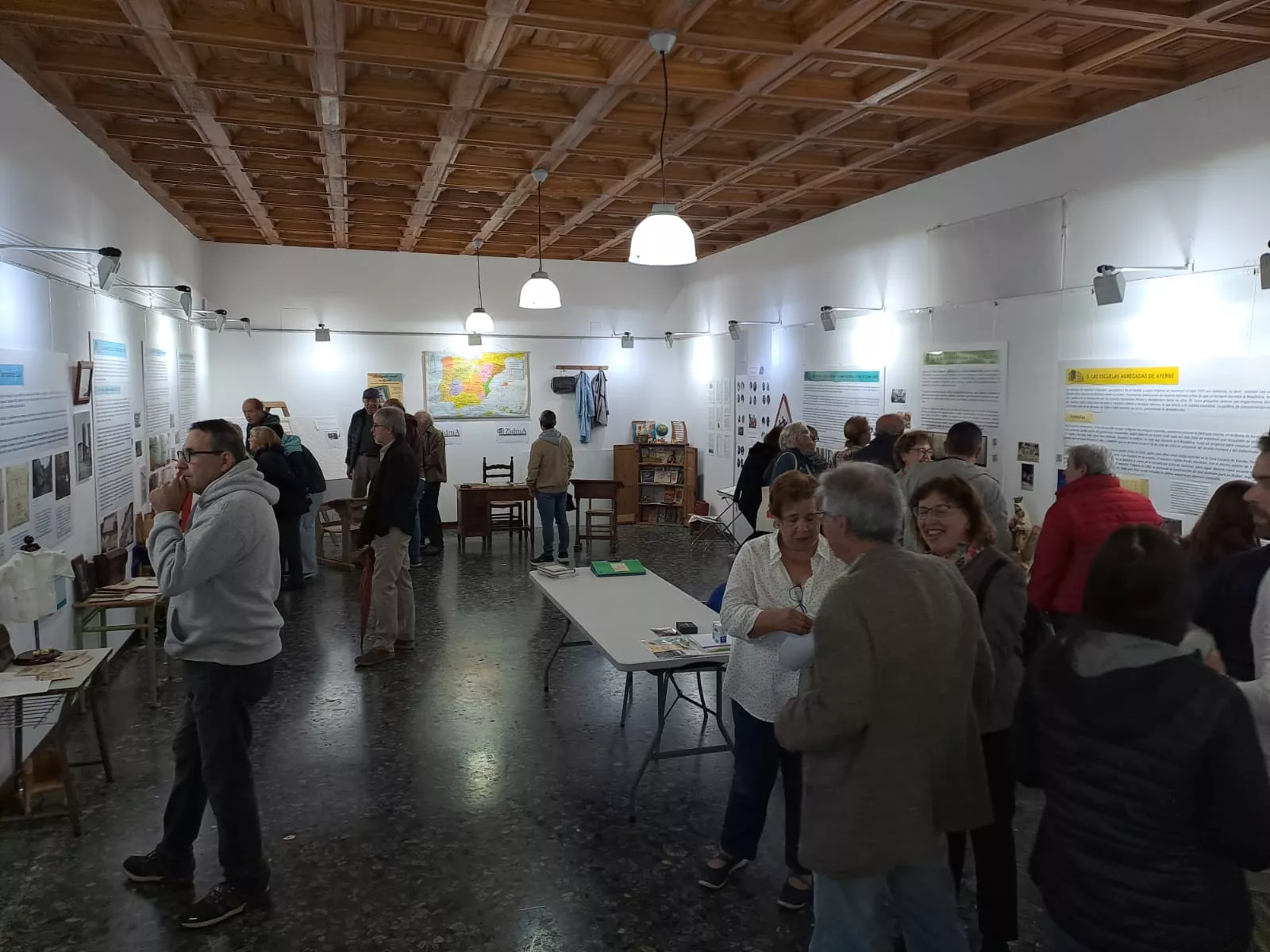 Exposición de la historia educativa de Ayerbe.