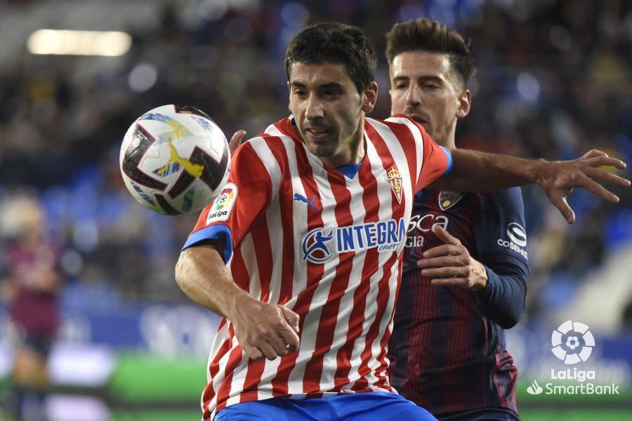 Imágenes del partido entre el Huesca y el Sporting. Foto La Liga