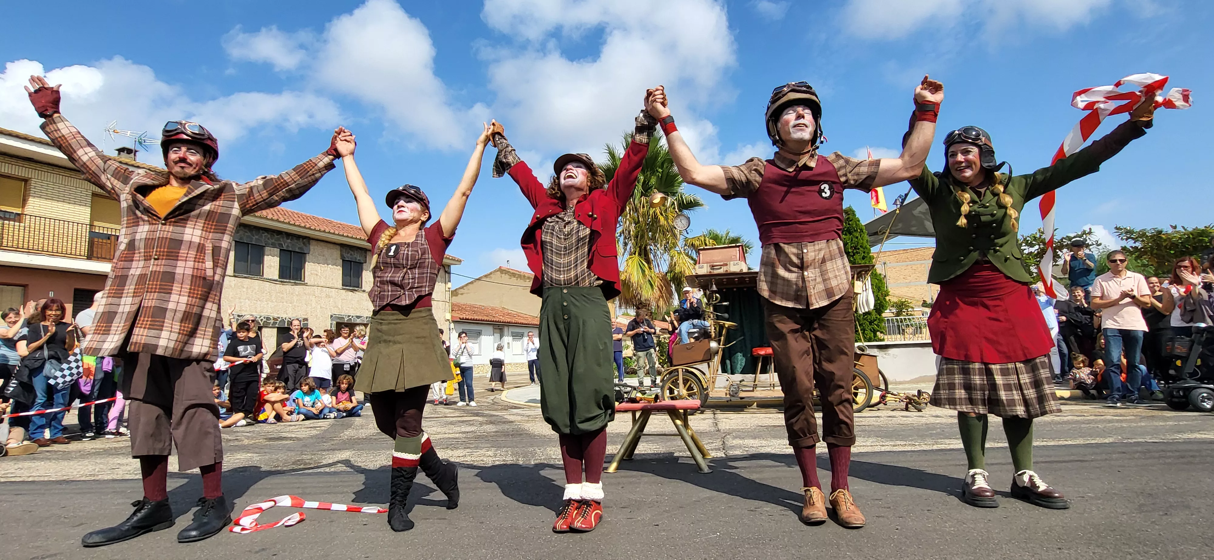 La compañía La Finestra ha presentado su espectáculo "Pilots" en la feria Sin Condiciones en Gurrea de Gállego.