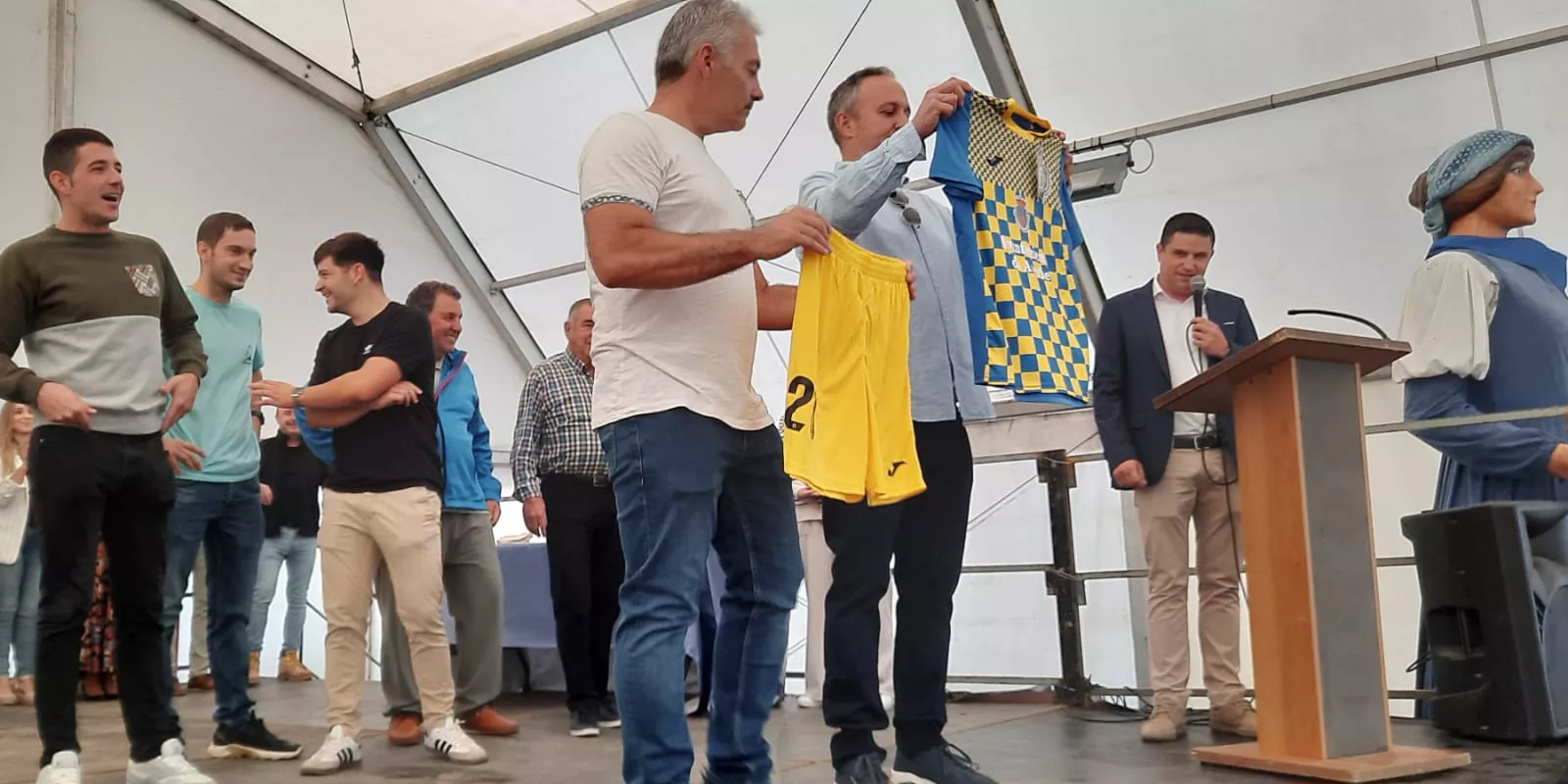 La  Feria de Alternativas Rurales del Prepirineo de Ayerbe celebra su XXVIII edición.