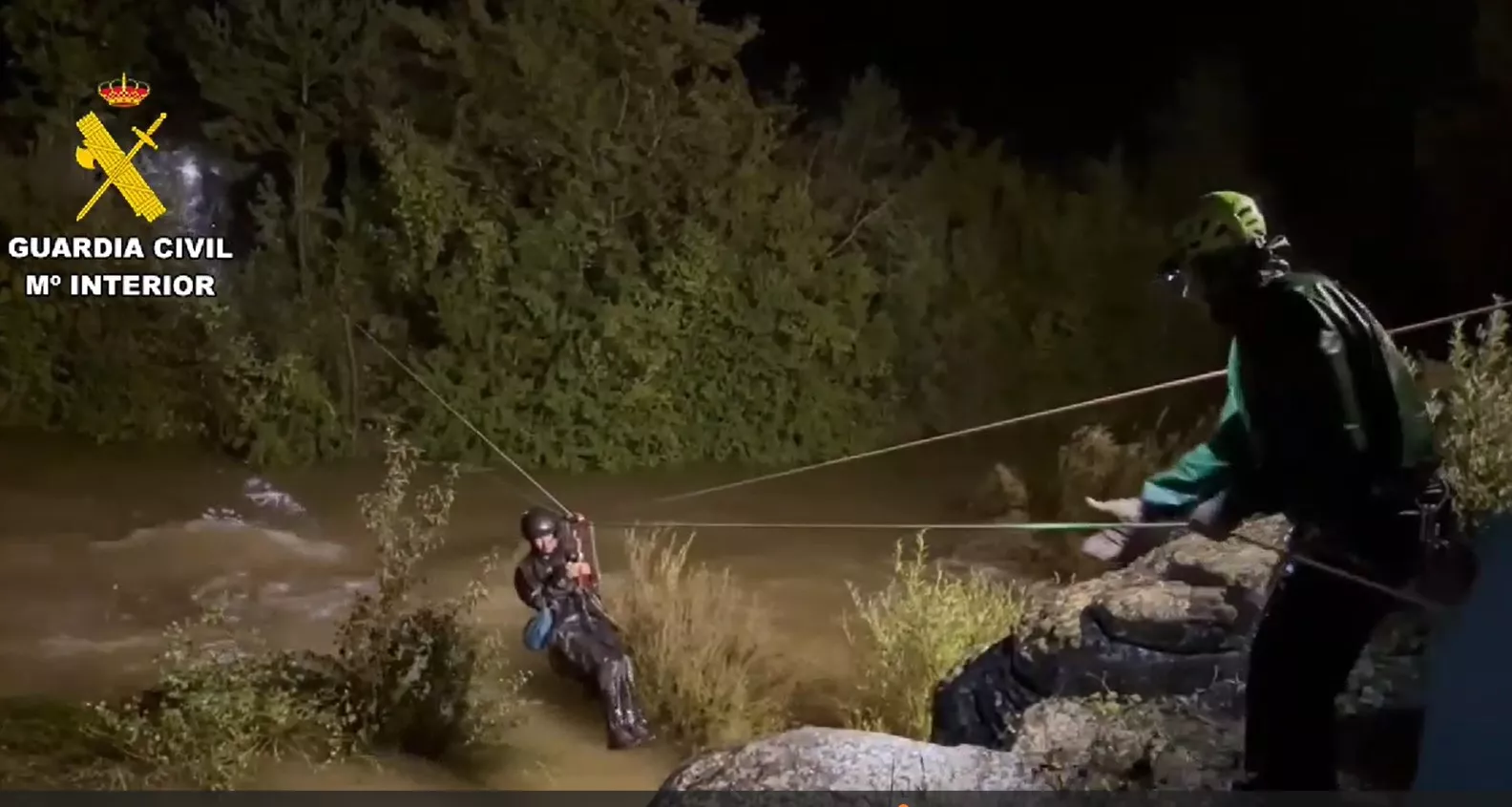 Rescate entre Nocito y Bara de los 7 jinetes que se vieron sorprendidos por la crecida del Alcanadre Rescate entre Nocito y Bara de los 7 jinetes que se vieron sorprendidos por la crecida del Alcanadre