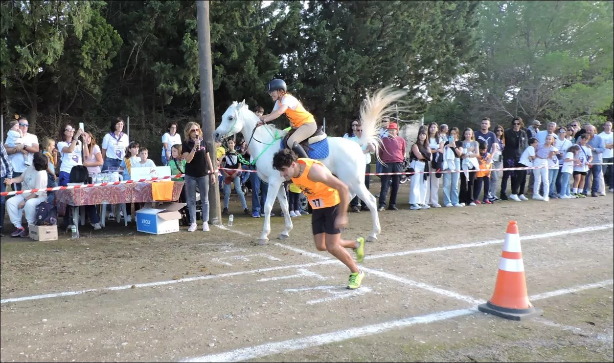 3 Desafío Alcaldesa da la Salida Elena Varona con Cupico y Gonzalo López