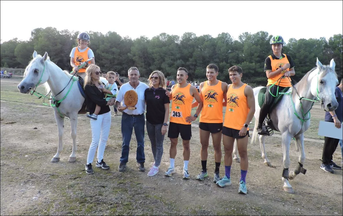 Desafío. María Luisa Novellón y José Ignacio Borraz, organizadores de las 25 ediciones celebradas reciben su reconocimiento d