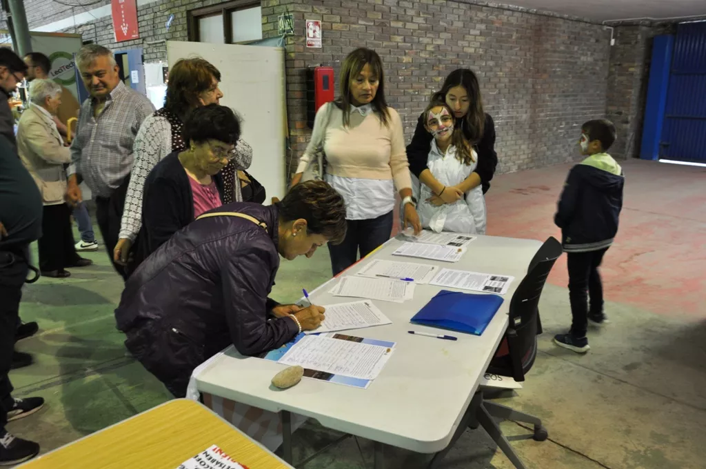 Recogida de firmas de Sijena Sí contra el proyecto Octante de Forestalia