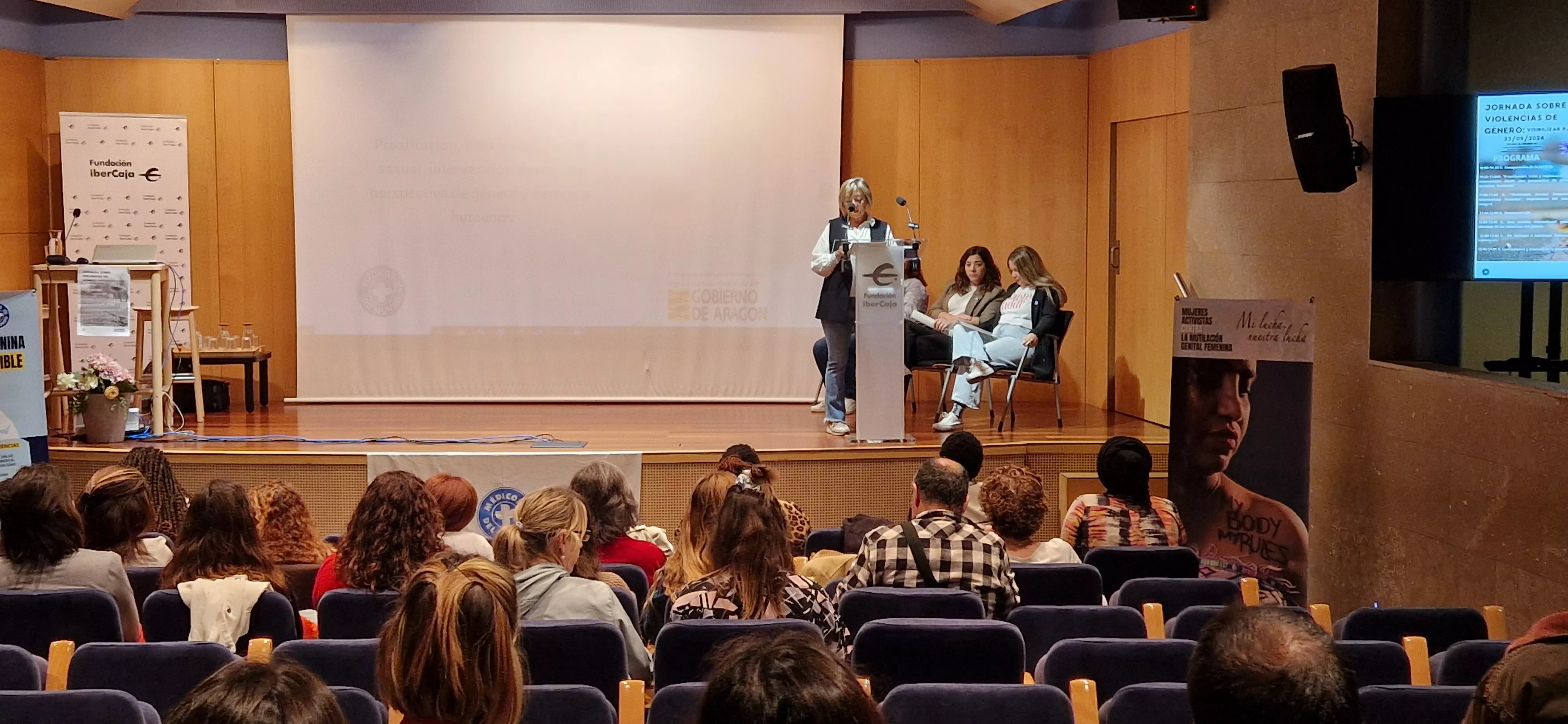 Inicio de la jornada, con las palabras de Margarita Alfaro. Foto Myriam Martínez