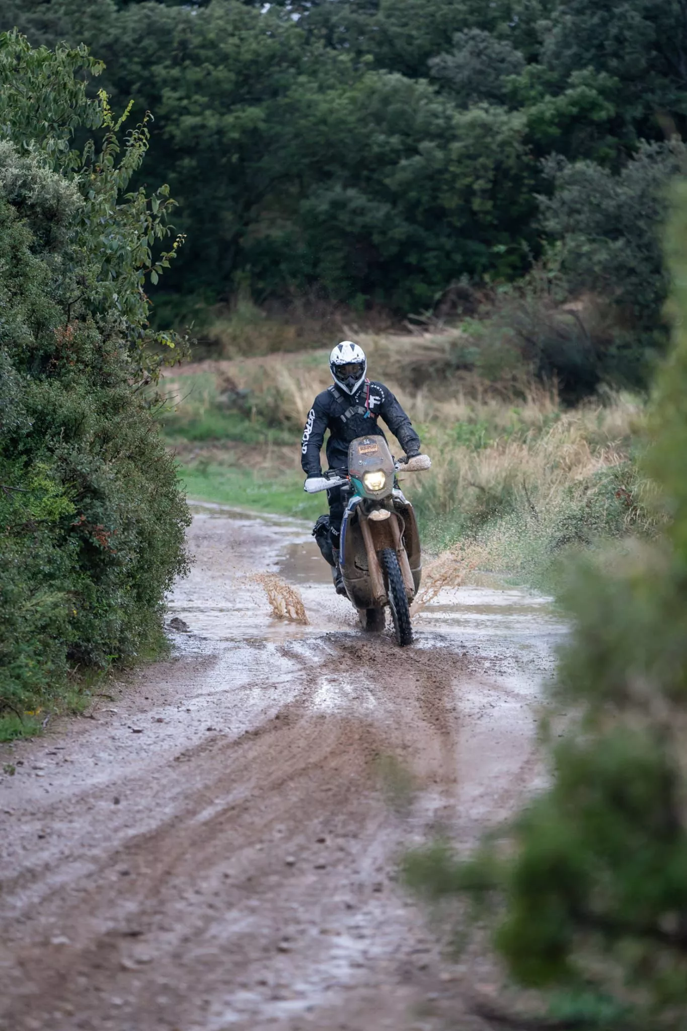 Somport Adventure por caminos complicados por el barro