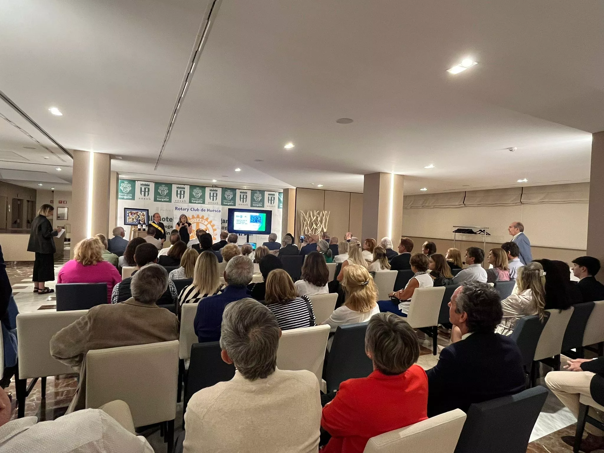 Presentación del Vino Solidario de Enate del Rotary Club