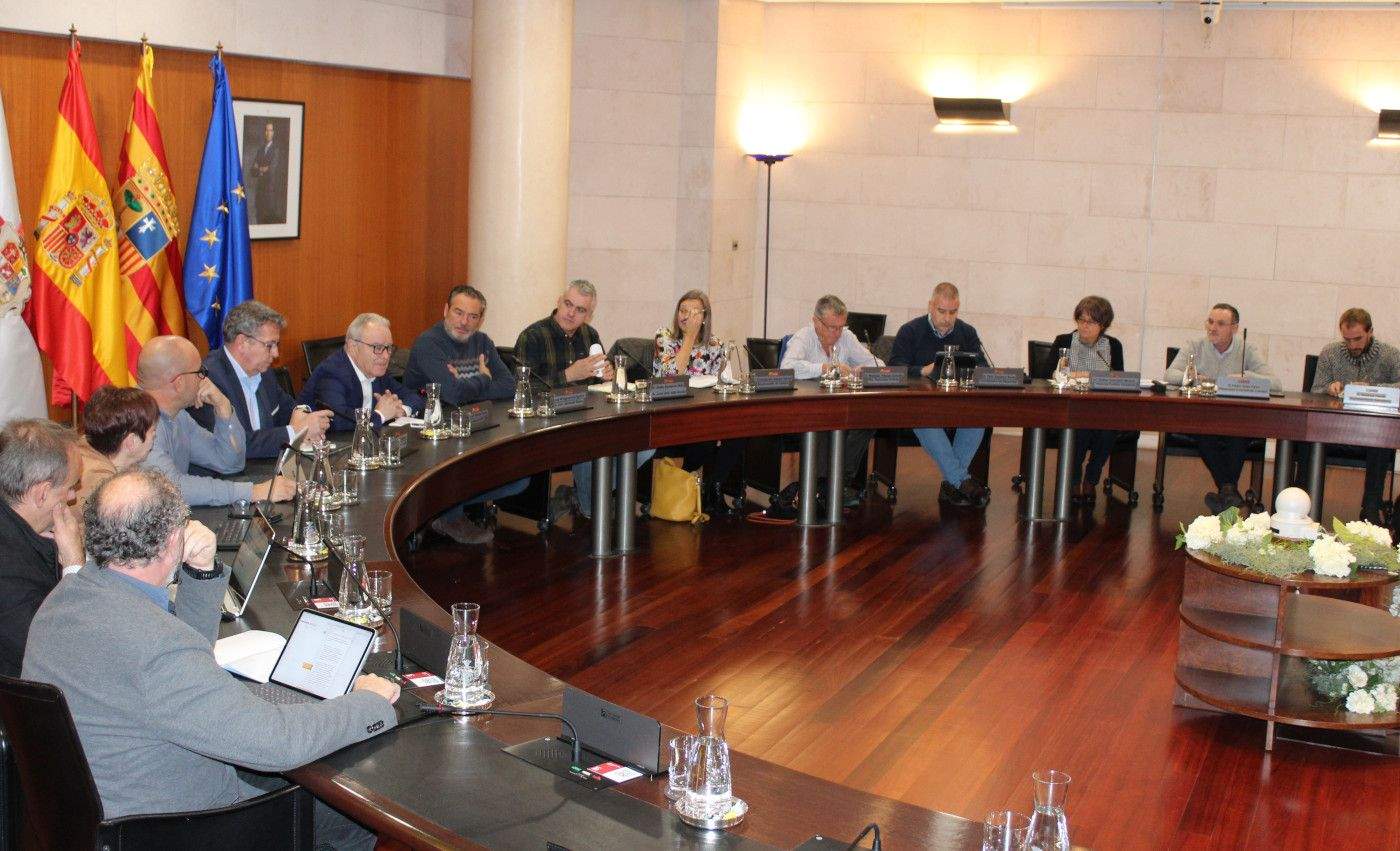 Reunión de Lérida, Navarra y Huesca en la Diputación Provincial.