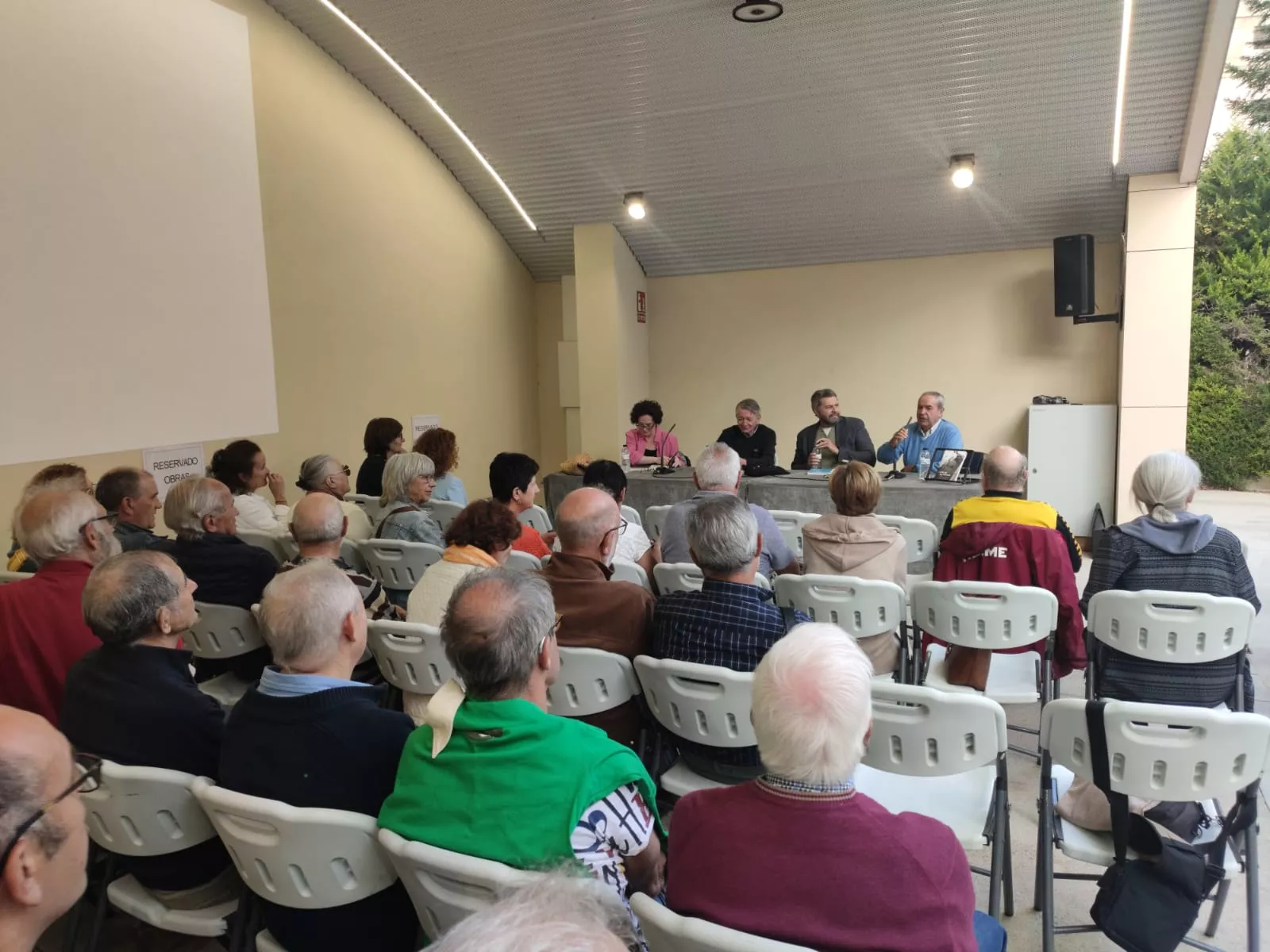 Presentación del libro "El fin de un mundo" de Carmelo Romero. Foto Quino Escartín Foto Quino Escartín 